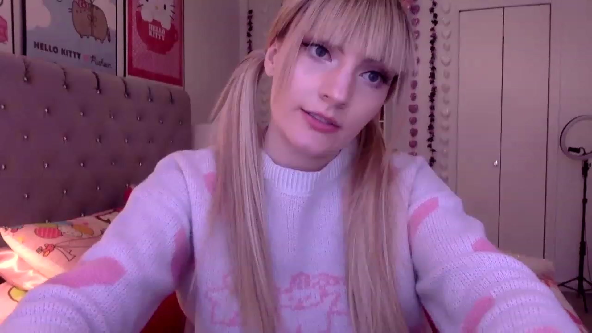 Gallery image thumbnail from Omg_emily's myfreecams stream on, 03/30/2023, 19:45 image 8 of 20