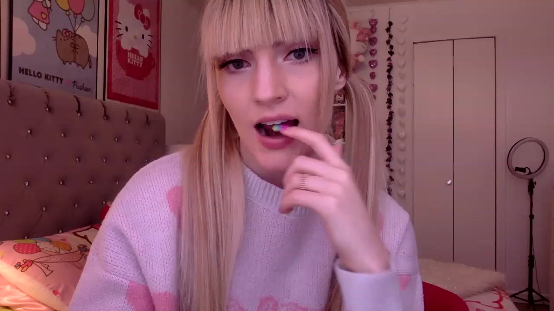 Gallery image thumbnail from Omg_emily's myfreecams stream on, 03/30/2023, 19:45 image 4 of 20