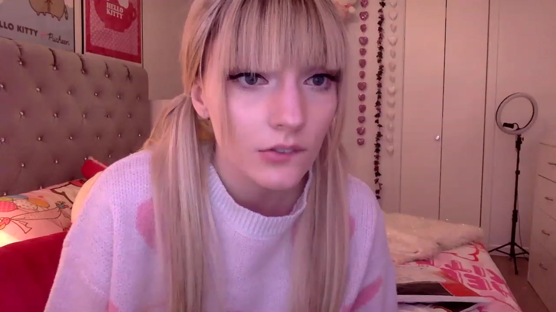 Gallery image thumbnail from Omg_emily's myfreecams stream on, 03/30/2023, 21:01 image 15 of 20