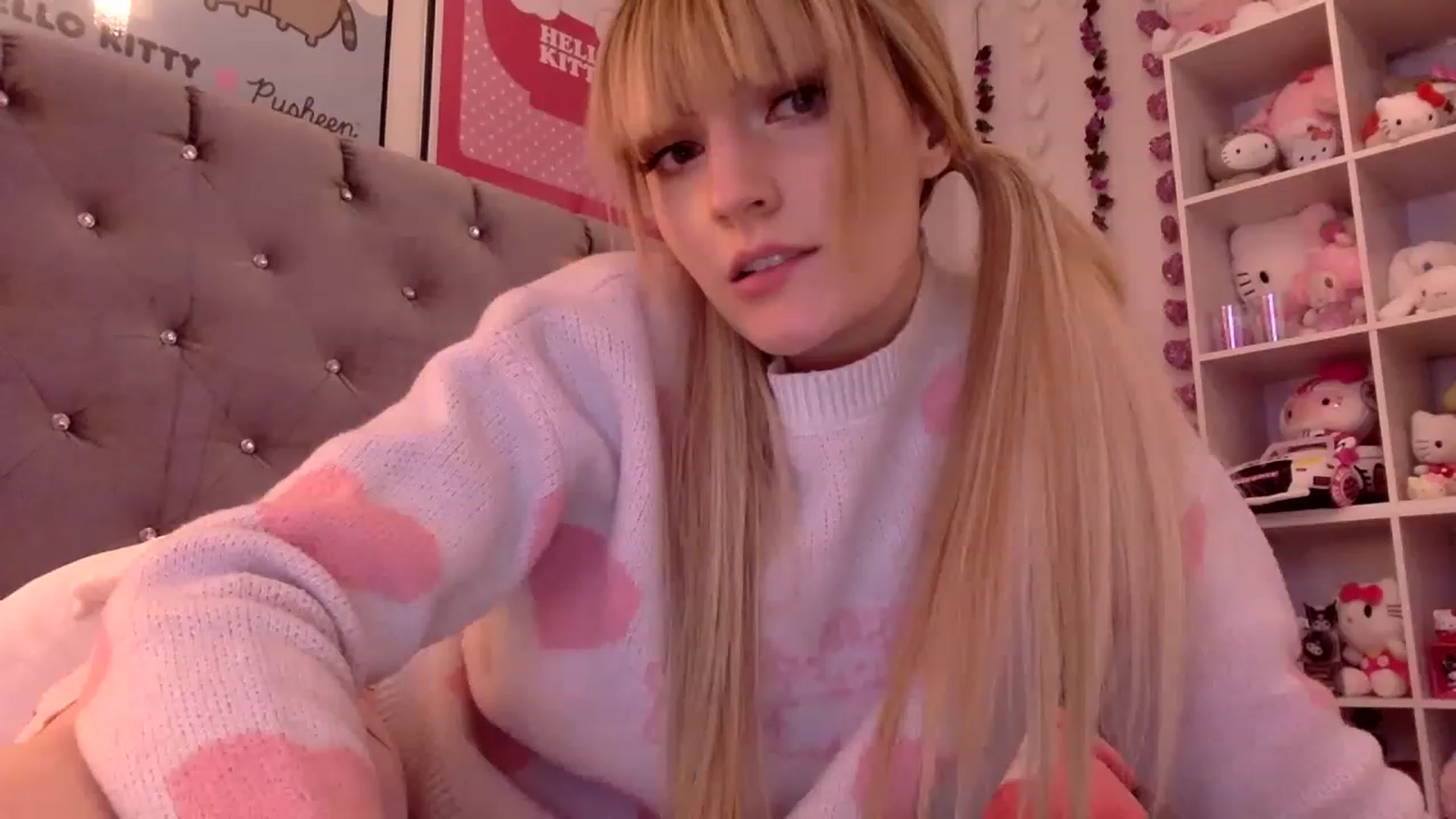 Gallery image thumbnail from Omg_emily's myfreecams stream on, 03/30/2023, 21:01 image 10 of 20
