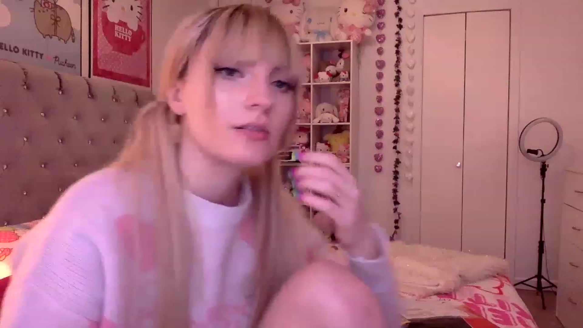 Gallery image thumbnail from Omg_emily's myfreecams stream on, 03/30/2023, 21:01 image 13 of 20
