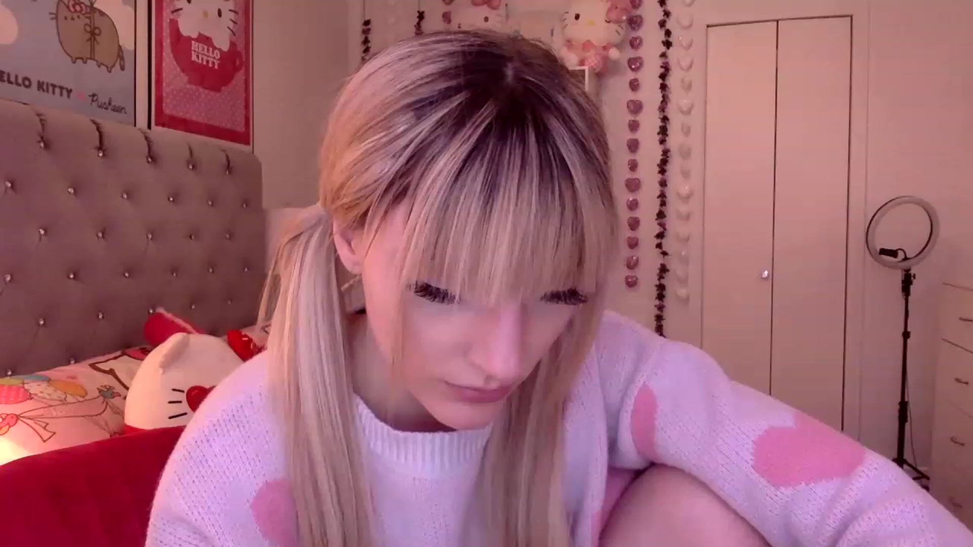 Gallery image thumbnail from Omg_emily's myfreecams stream on, 03/30/2023, 21:01 image 14 of 20