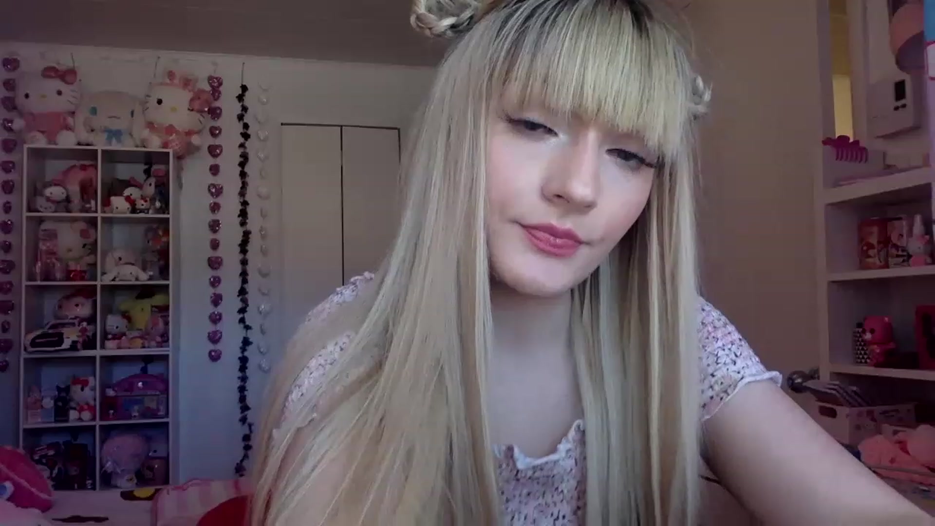 Gallery image thumbnail from Omg_emily's myfreecams stream on, 04/12/2023, 18:13 image 14 of 20