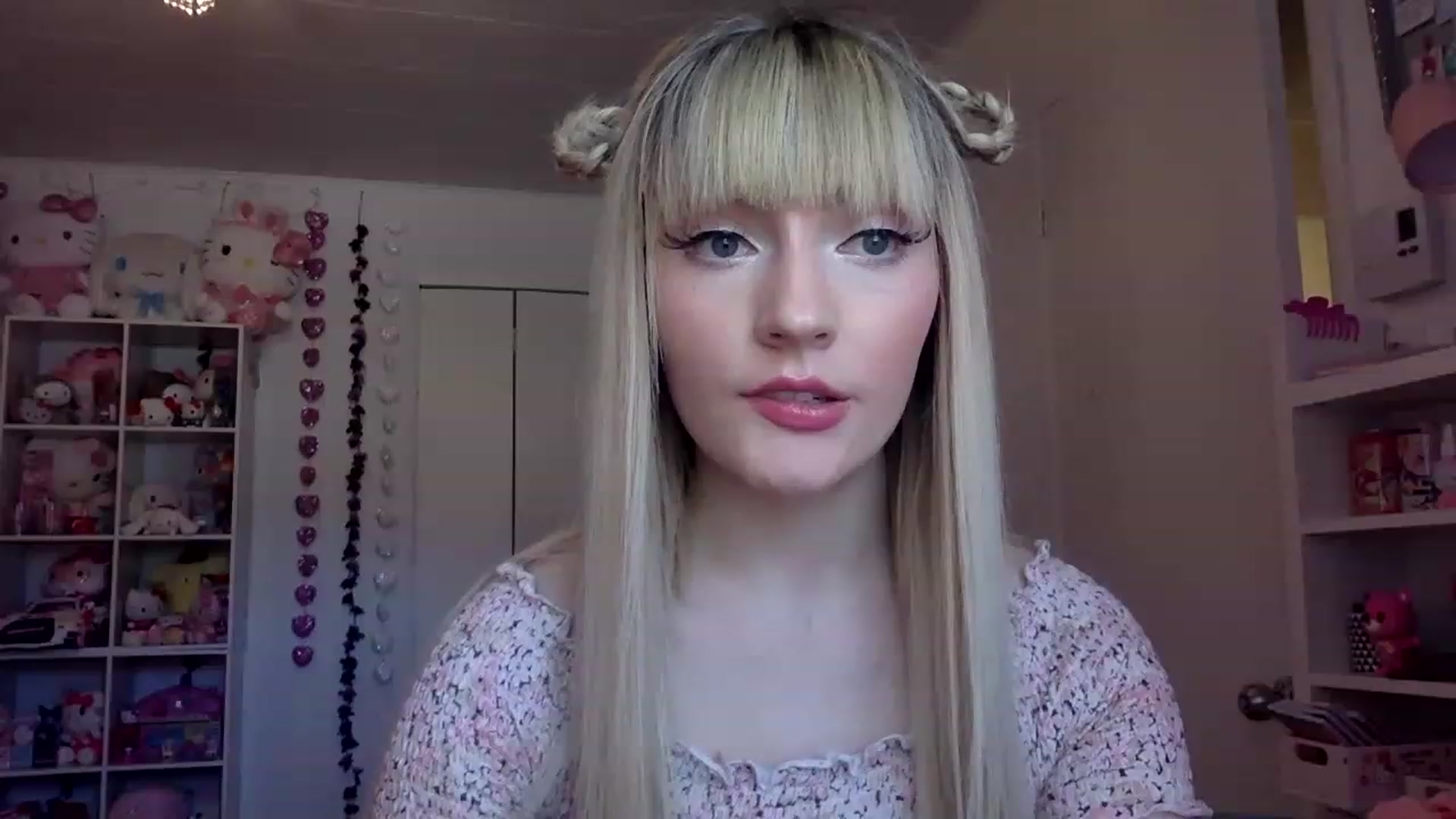 Gallery image thumbnail from Omg_emily's myfreecams stream on, 04/12/2023, 18:13 image 3 of 20