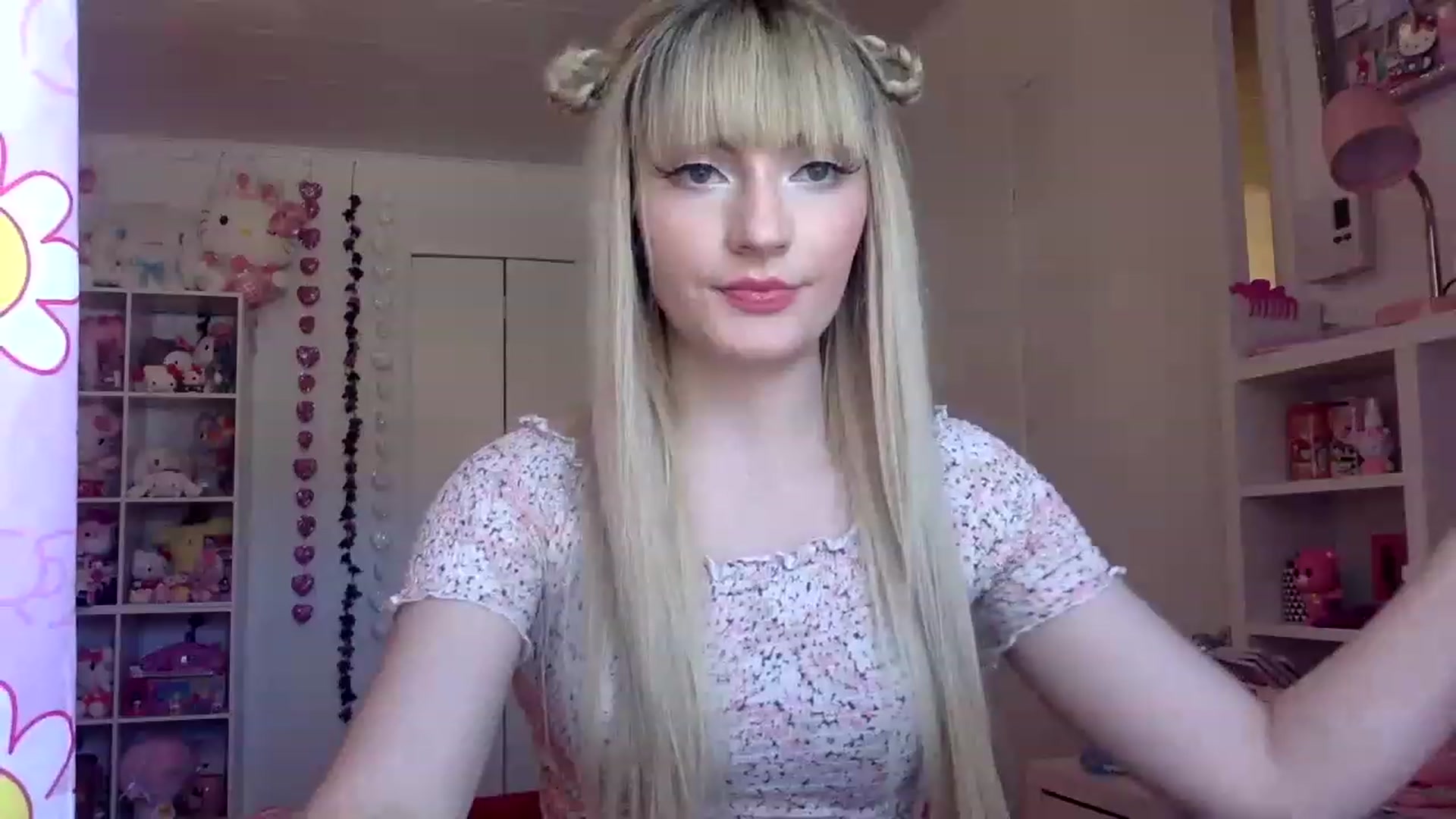 Gallery image thumbnail from Omg_emily's myfreecams stream on, 04/12/2023, 18:13 image 9 of 20