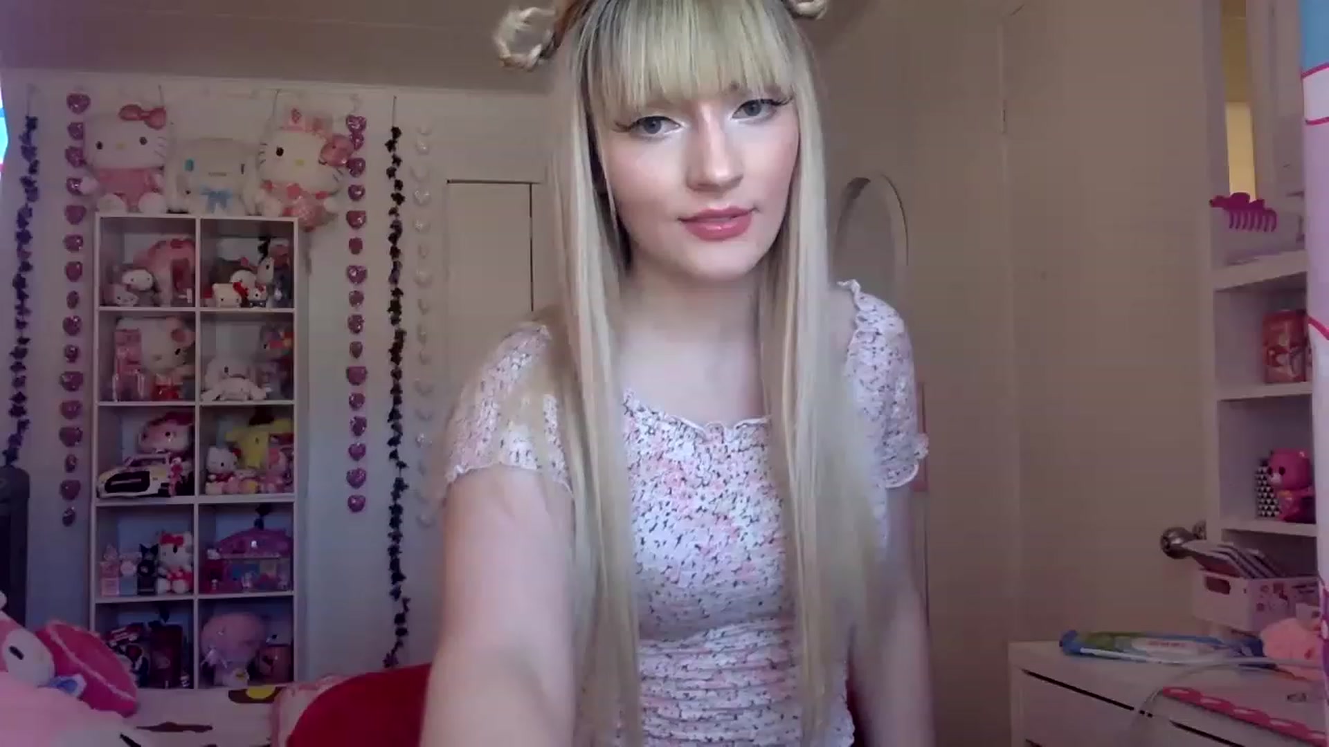 Gallery image thumbnail from Omg_emily's myfreecams stream on, 04/12/2023, 18:13 image 16 of 20