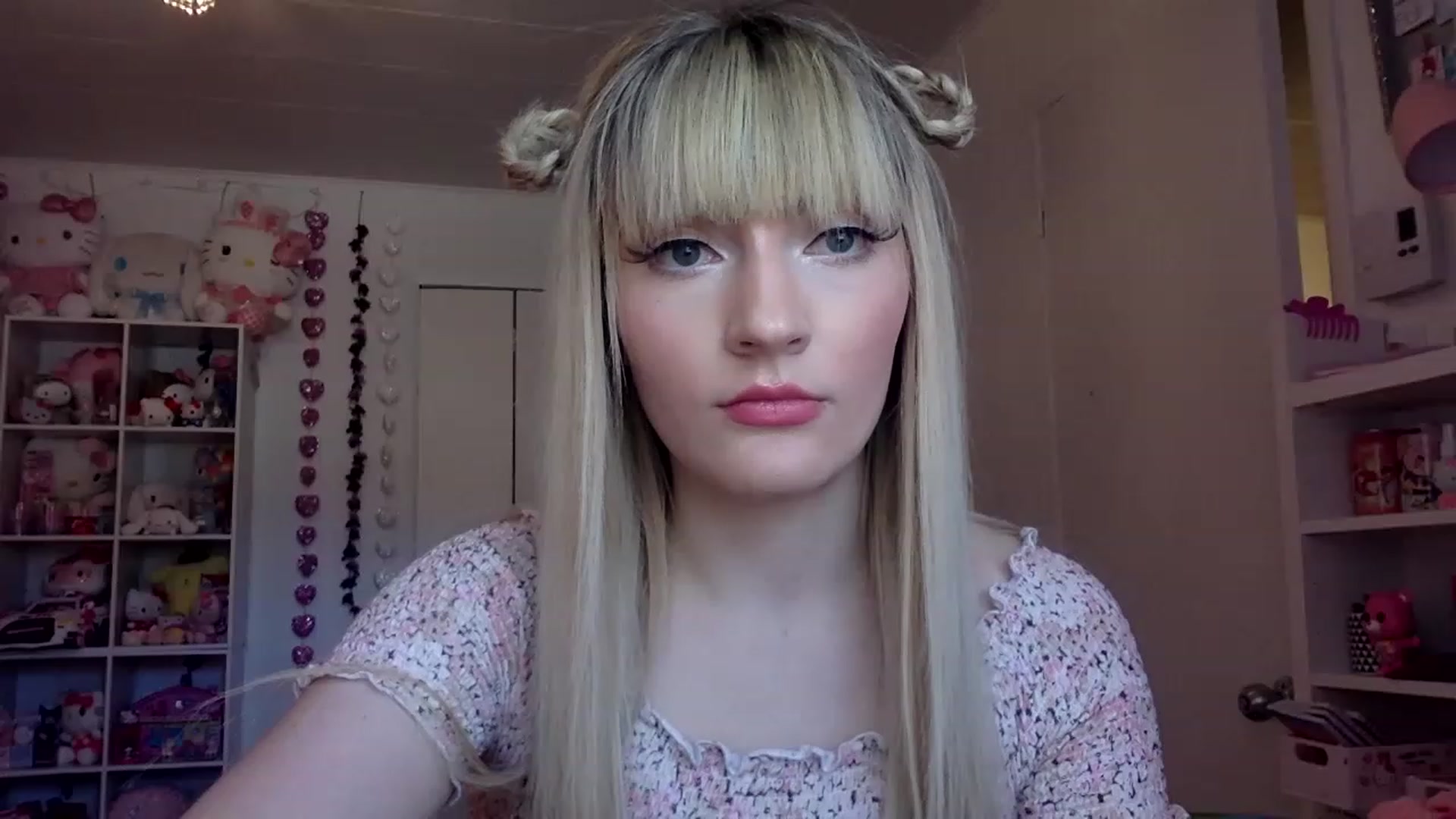 Gallery image thumbnail from Omg_emily's myfreecams stream on, 04/12/2023, 18:13 image 4 of 20