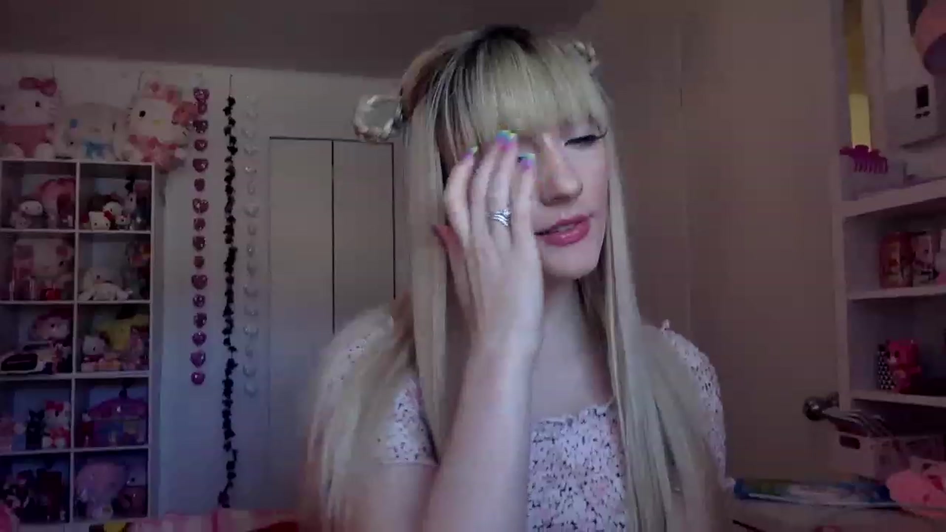 Gallery image thumbnail from Omg_emily's myfreecams stream on, 04/12/2023, 18:13 image 6 of 20