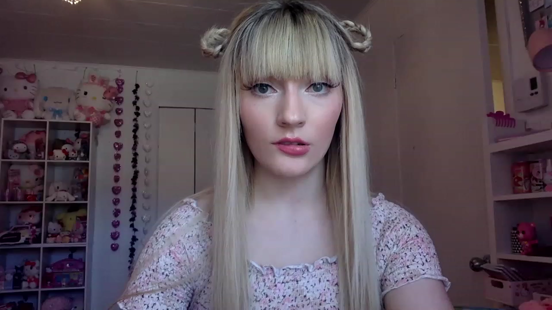 Gallery image thumbnail from Omg_emily's myfreecams stream on, 04/12/2023, 18:13 image 1 of 20