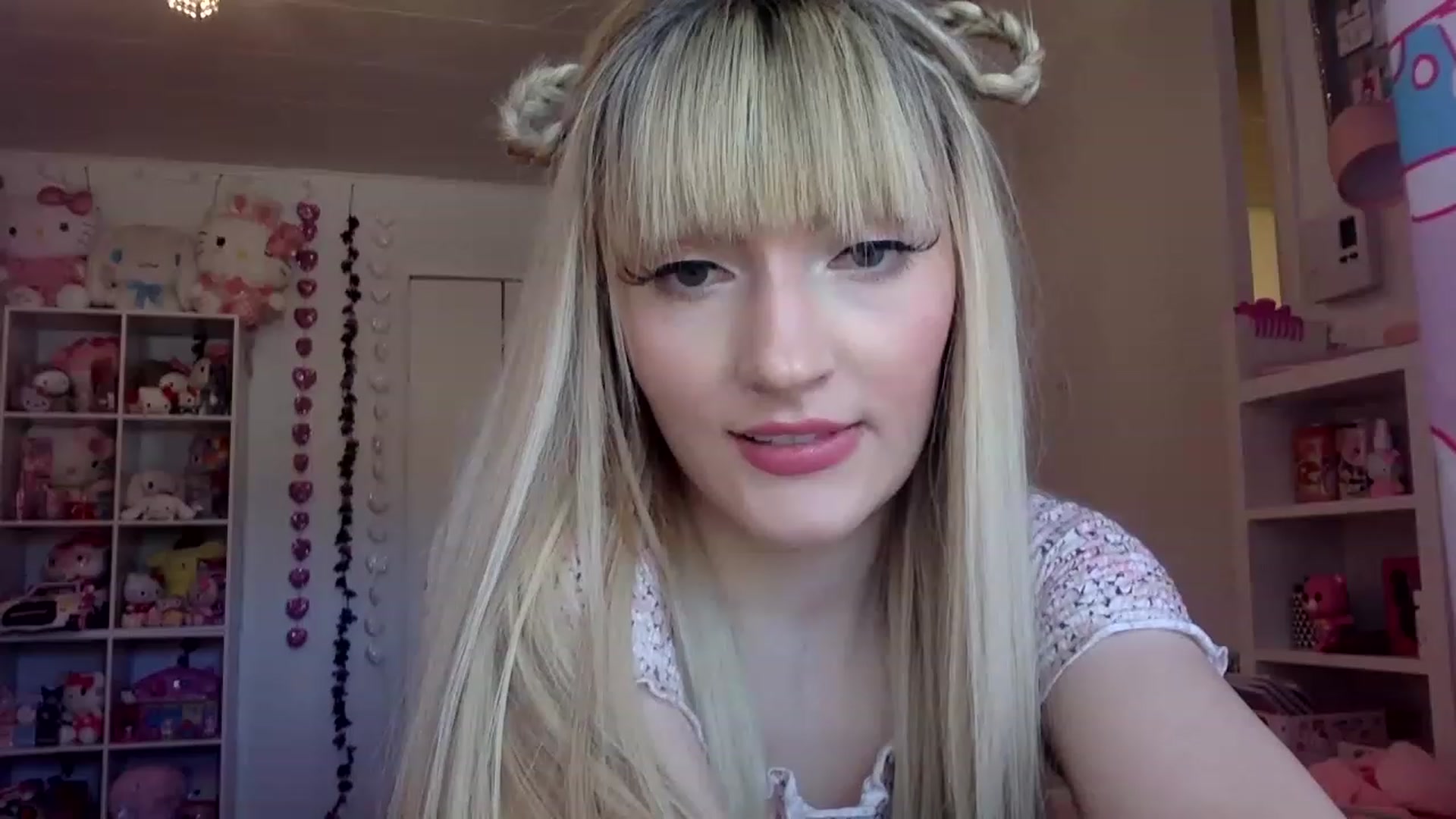 Gallery image thumbnail from Omg_emily's myfreecams stream on, 04/12/2023, 18:13 image 12 of 20