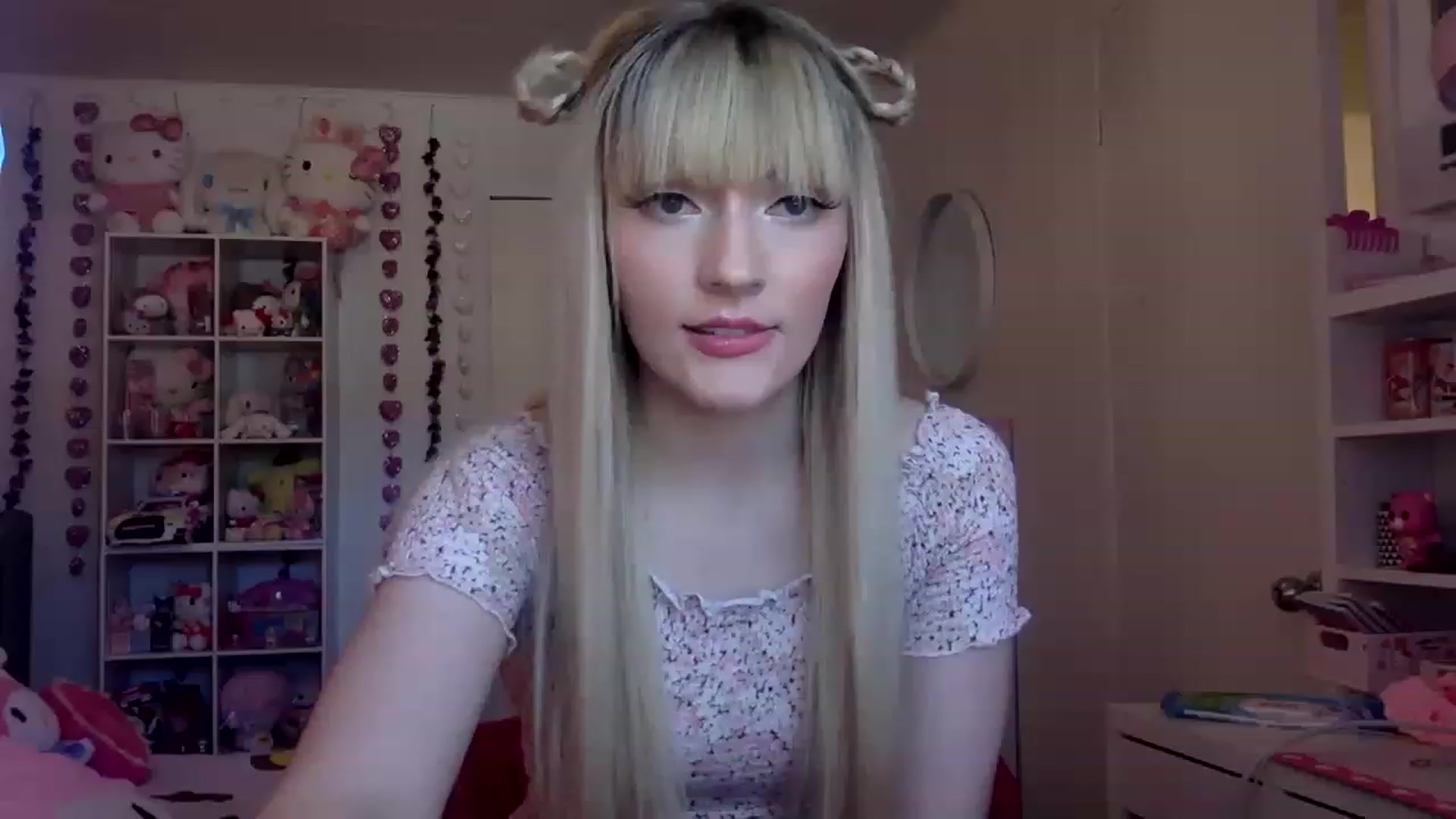 Gallery image thumbnail from Omg_emily's myfreecams stream on, 04/12/2023, 18:13 image 17 of 20