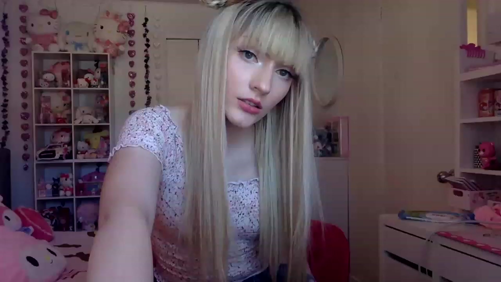 Gallery image thumbnail from Omg_emily's myfreecams stream on, 04/12/2023, 18:13 image 20 of 20