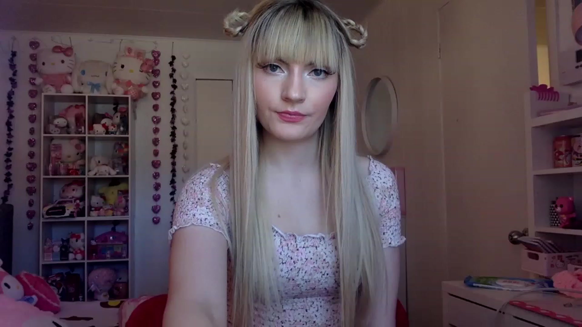 Gallery image thumbnail from Omg_emily's myfreecams stream on, 04/12/2023, 18:13 image 18 of 20