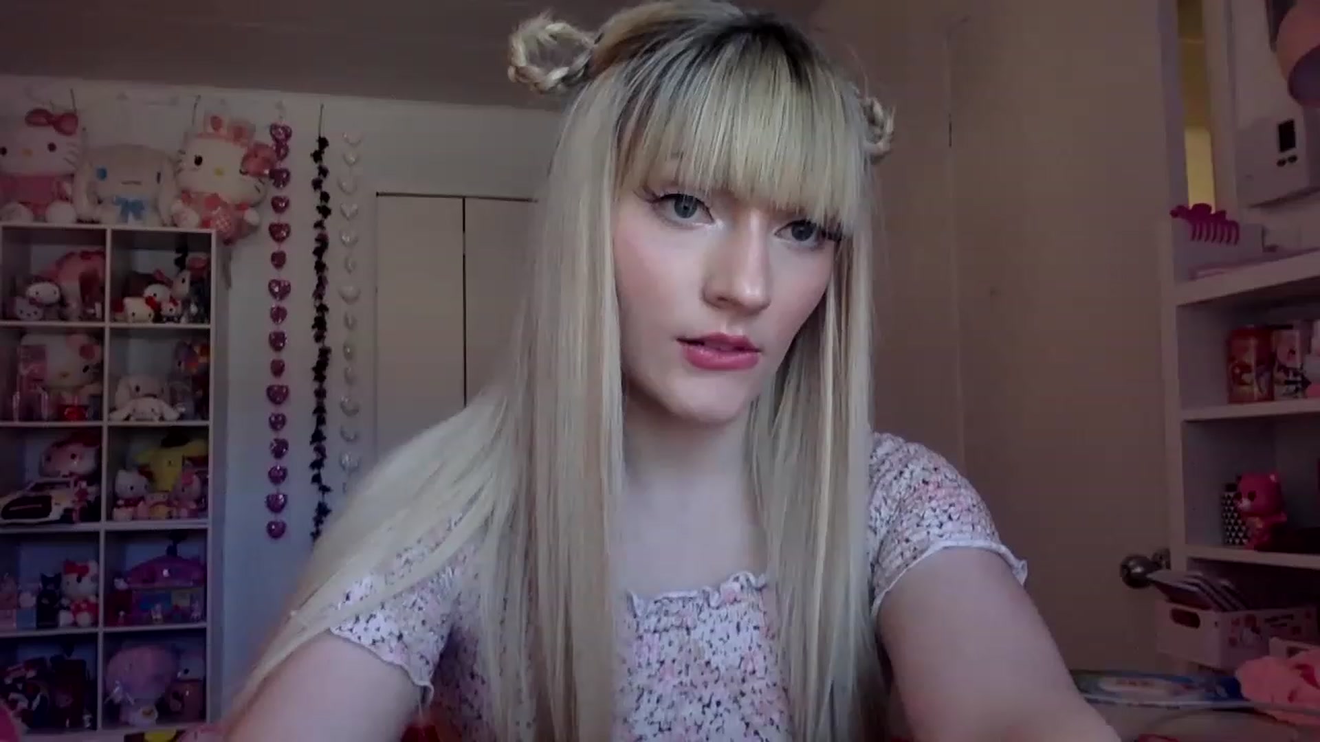 Gallery image thumbnail from Omg_emily's myfreecams stream on, 04/12/2023, 18:13 image 7 of 20