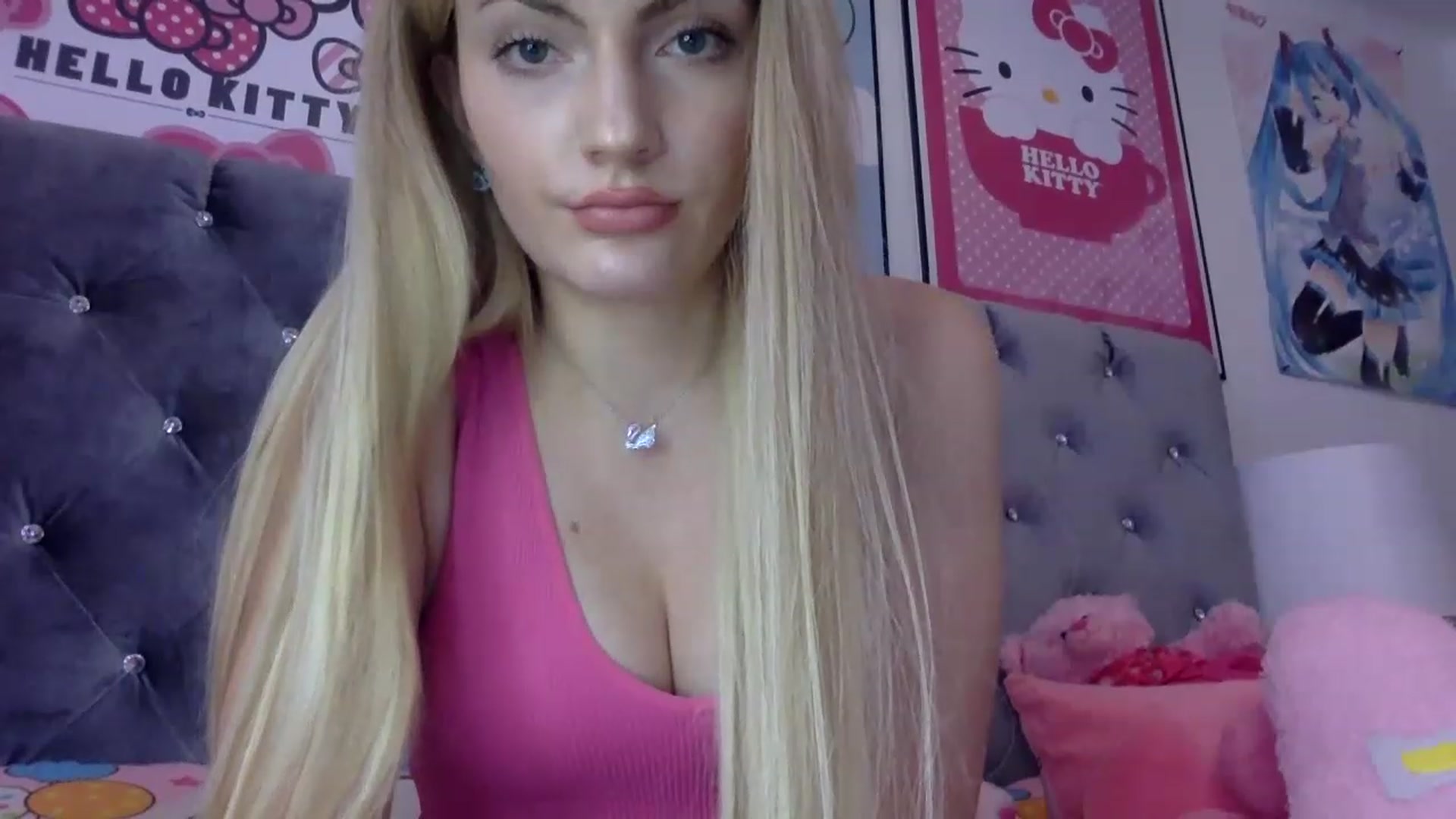 Gallery image thumbnail from Omg_emily's myfreecams stream on, 06/19/2023, 19:33 image 16 of 20