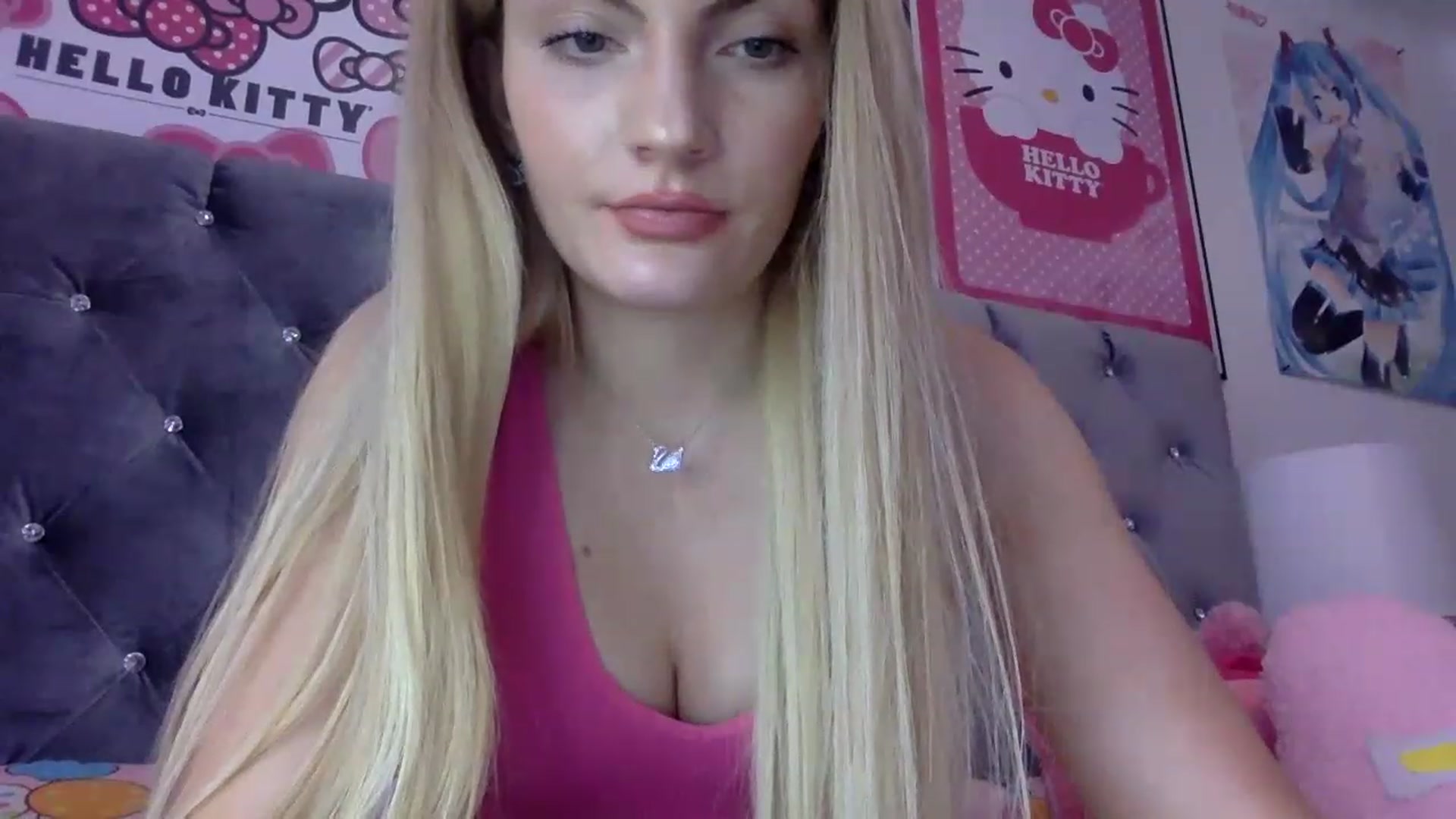 Gallery image thumbnail from Omg_emily's myfreecams stream on, 06/19/2023, 19:33 image 17 of 20