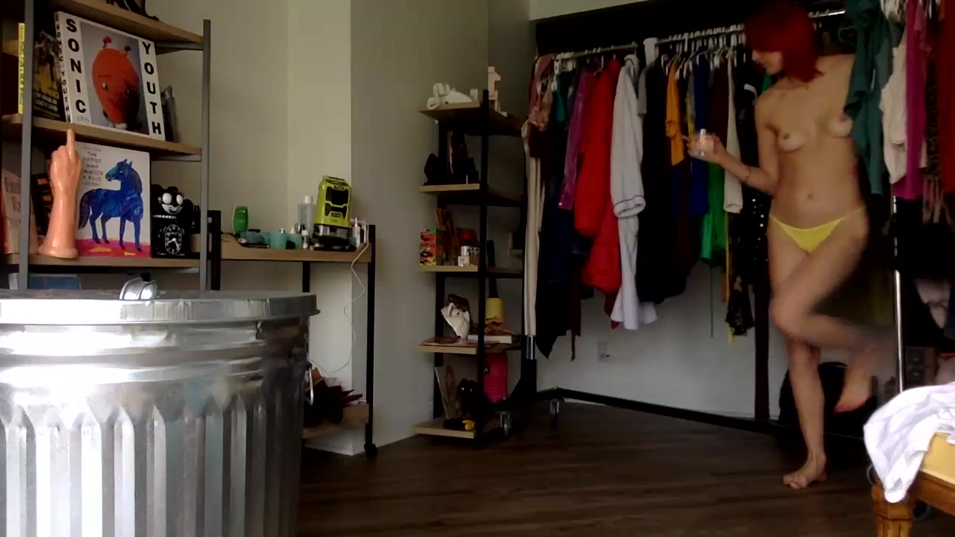 Gallery image thumbnail from Omilk's myfreecams stream on, 02/18/2024, 19:12 image 17 of 20