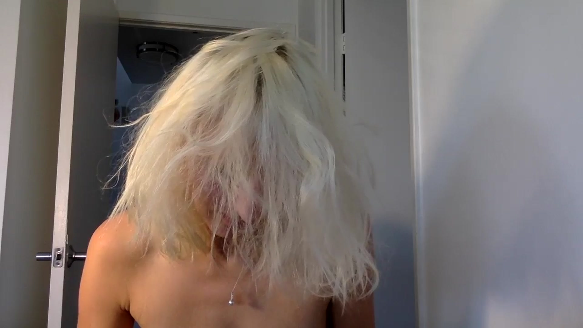 Gallery image thumbnail from Omilk's myfreecams stream on, 09/20/2024, 22:15 image 3 of 20
