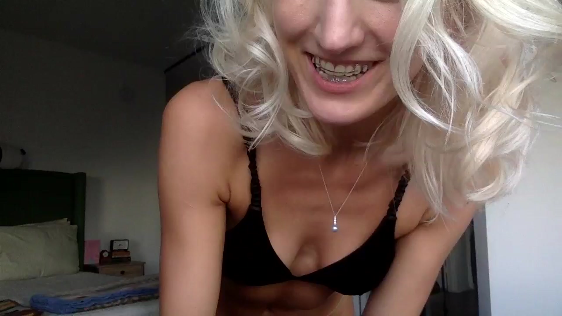 Gallery image thumbnail from Omilk's myfreecams stream on, 11/06/2024, 24:00 image 1 of 20