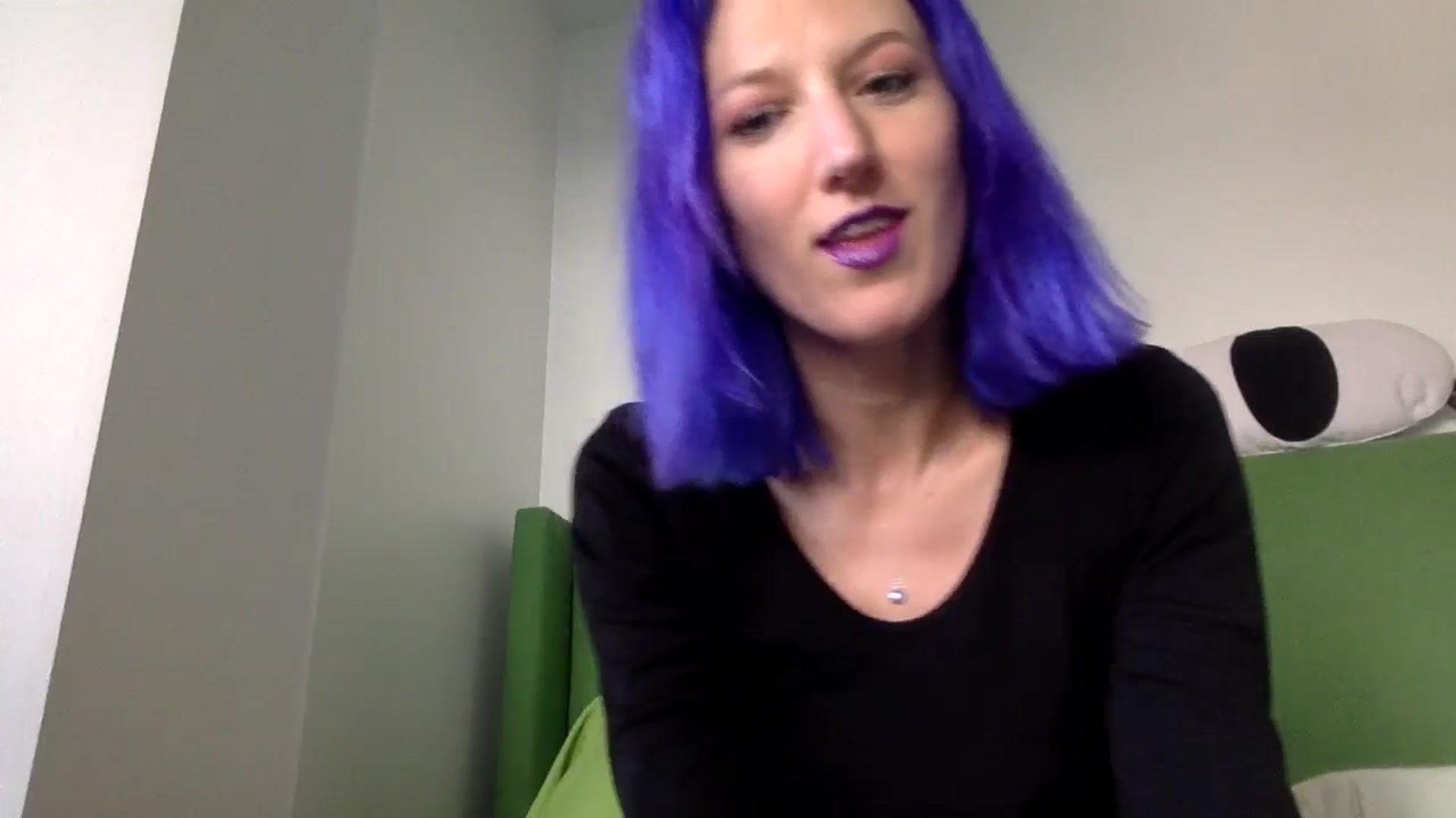 Gallery image thumbnail from Omilk's myfreecams stream on, 12/10/2024, 18:41 image 4 of 20