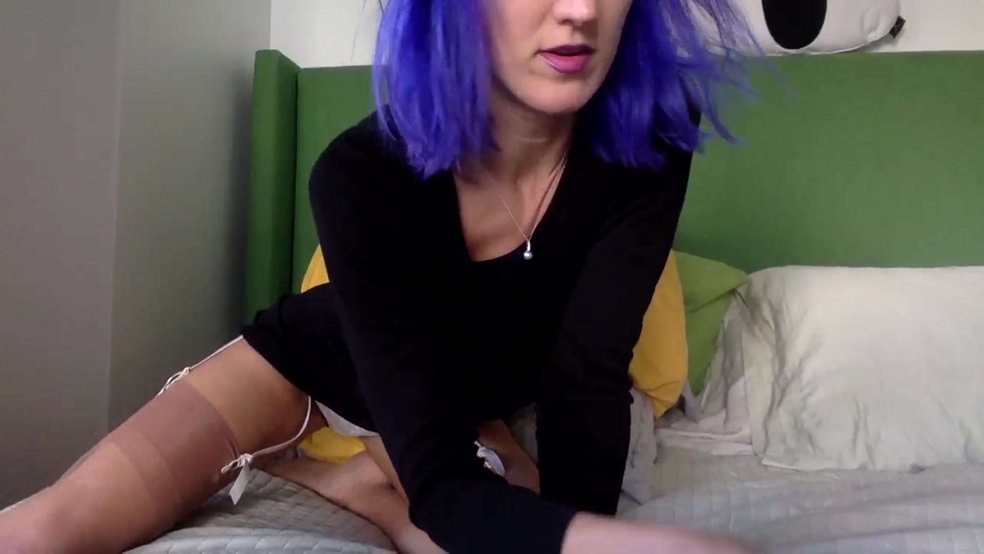 Gallery image thumbnail from Omilk's myfreecams stream on, 12/10/2024, 18:41 image 17 of 20