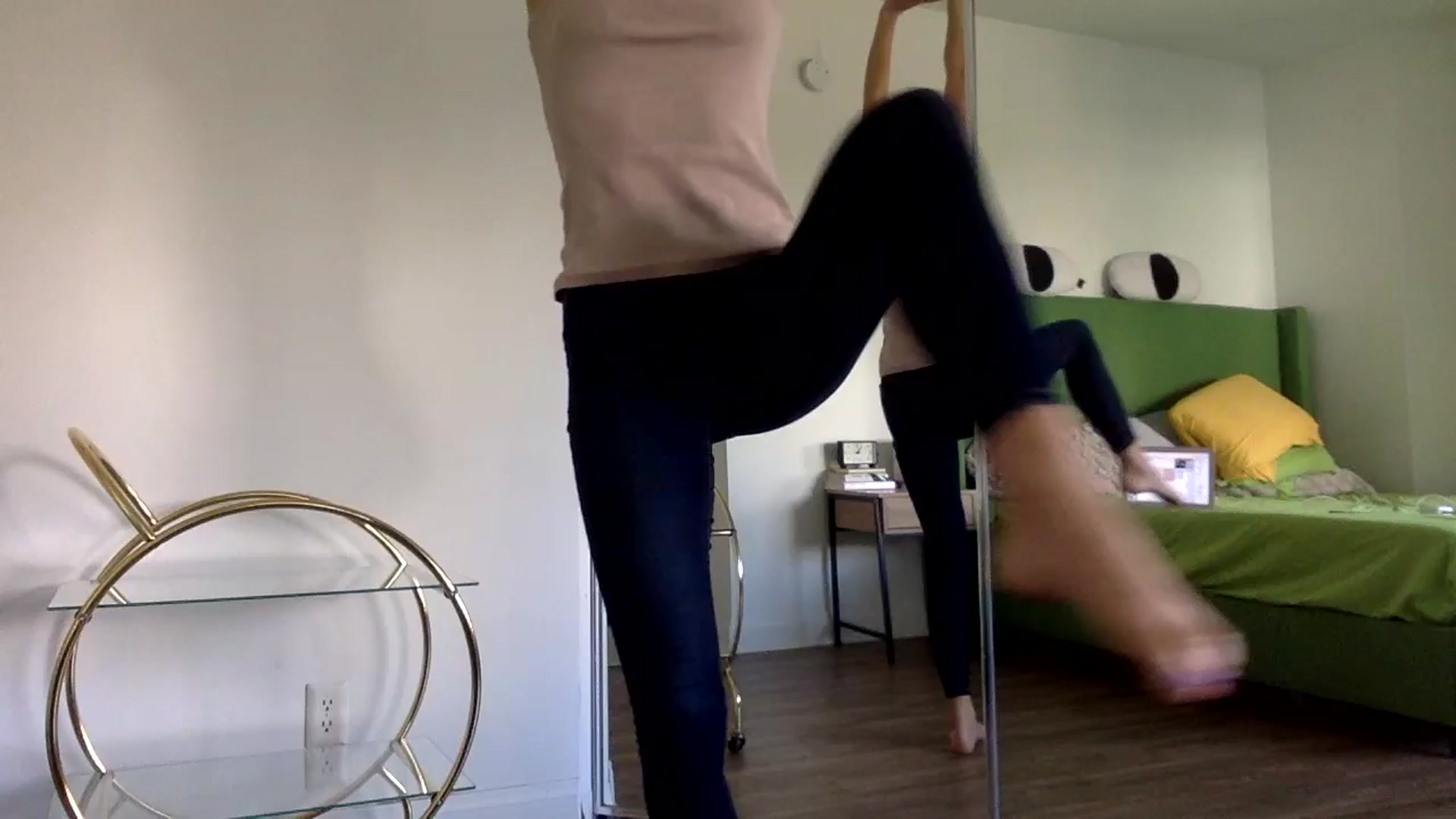 Gallery image thumbnail from Omilk's myfreecams stream on, 01/14/2025, 20:18 image 1 of 20