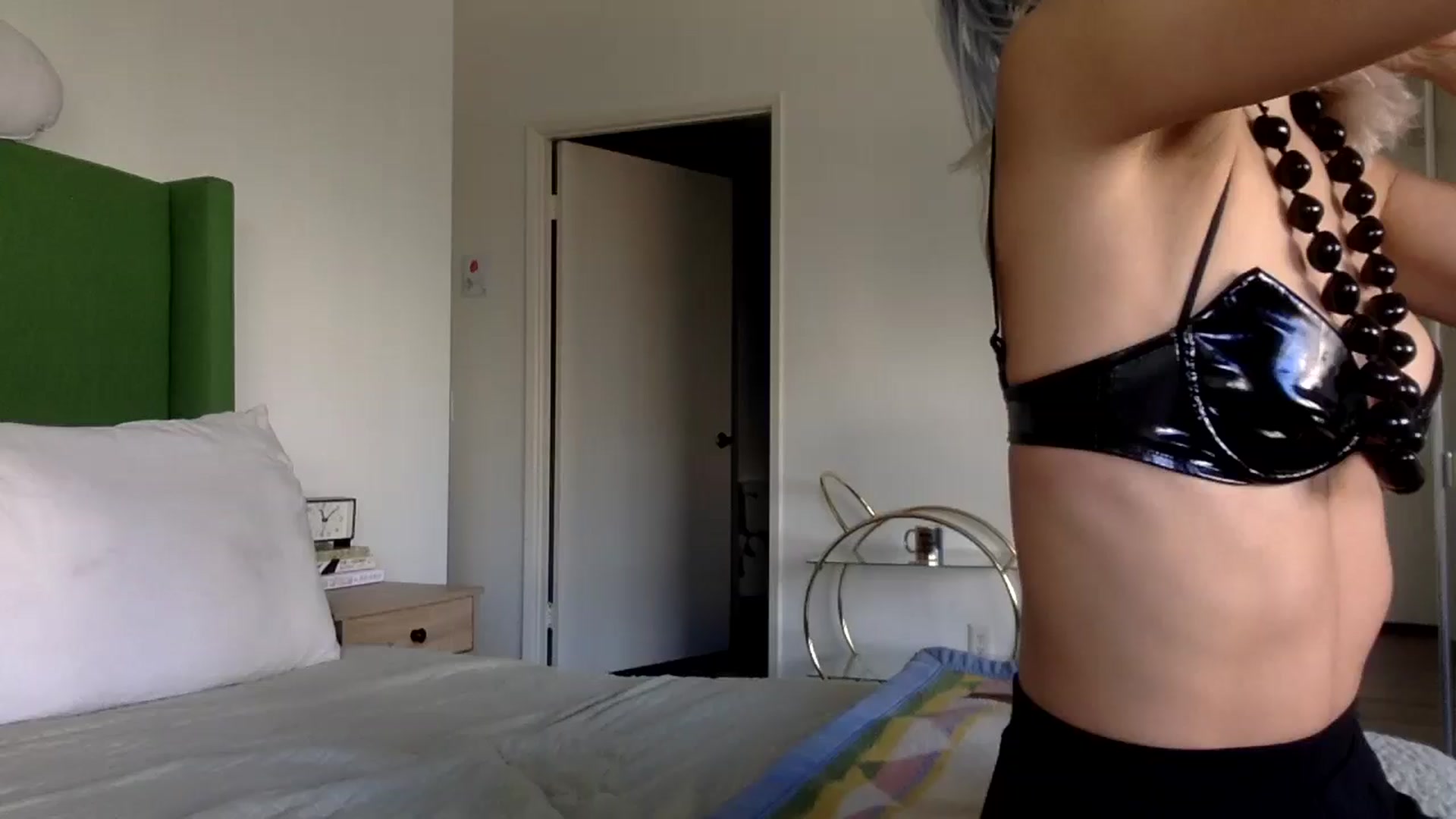 Gallery image thumbnail from Omilk's myfreecams stream on, 01/16/2025, 19:37 image 5 of 20