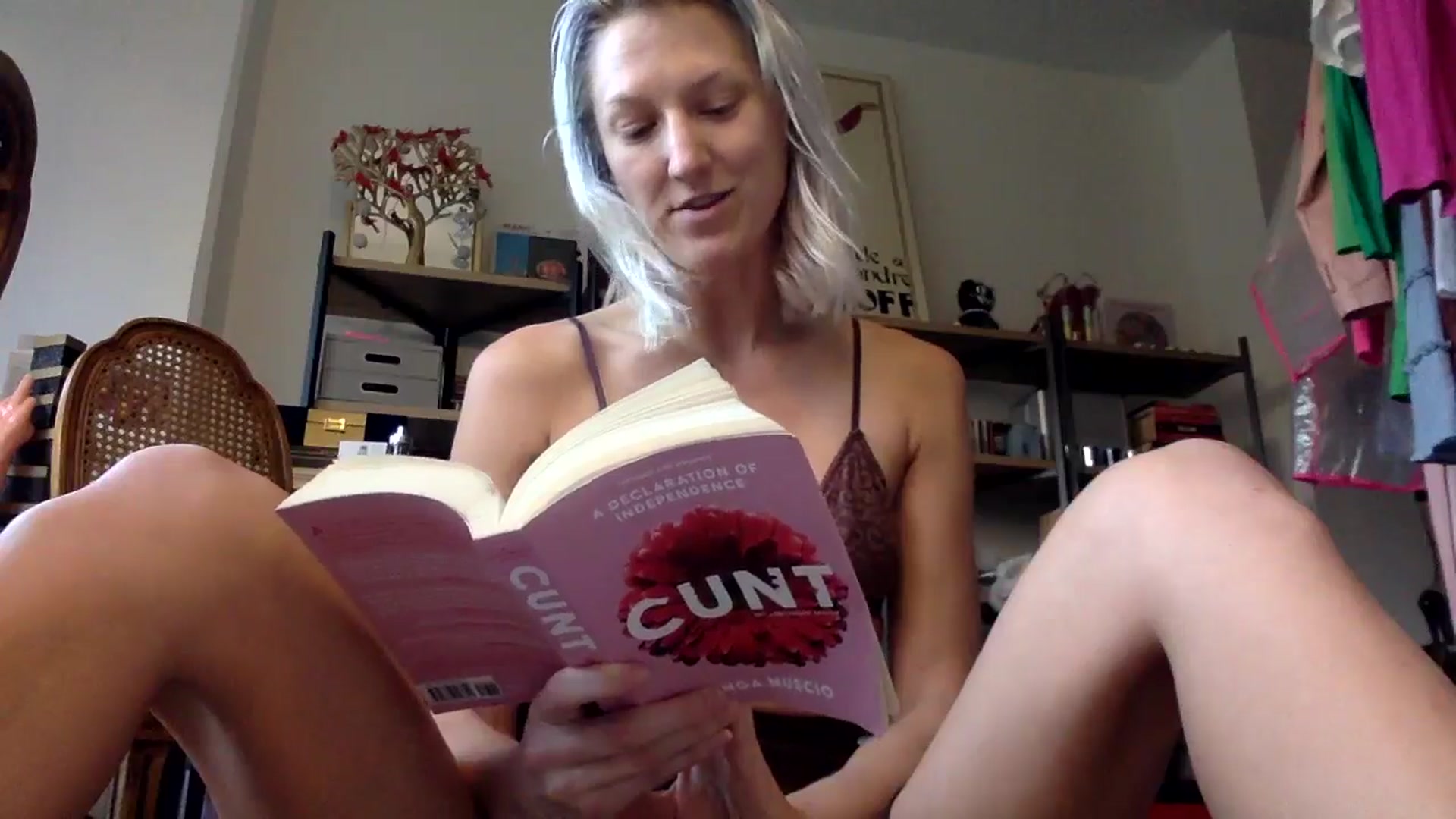 Gallery image thumbnail from Omilk's myfreecams stream on, 01/21/2025, 01:11 image 10 of 20