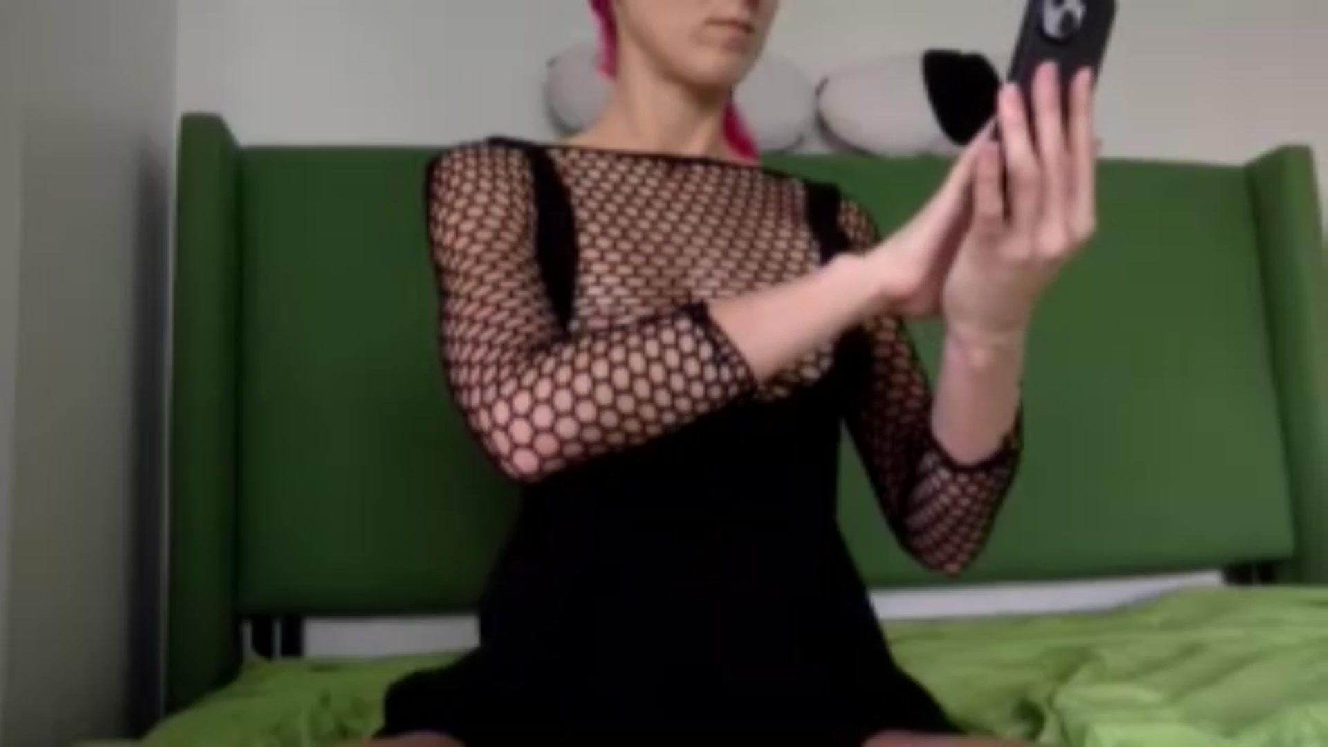 Gallery image thumbnail from Omilk's myfreecams stream on, 02/03/2025, 19:58 image 10 of 20