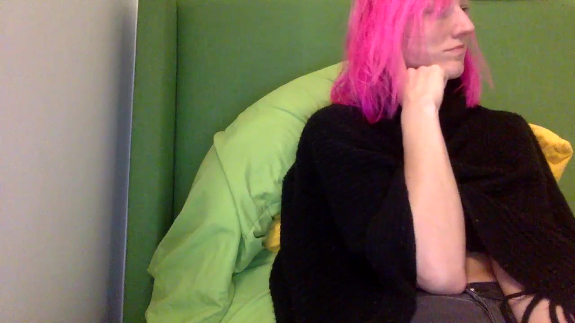 Gallery image thumbnail from Omilk's myfreecams stream on, 02/14/2025, 02:04 image 19 of 20