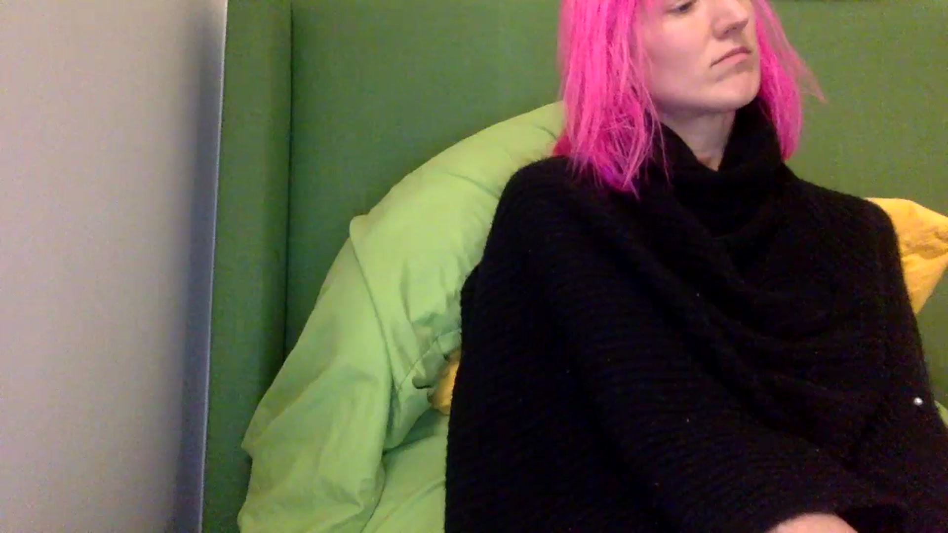 Gallery image thumbnail from Omilk's myfreecams stream on, 02/14/2025, 02:04 image 10 of 20