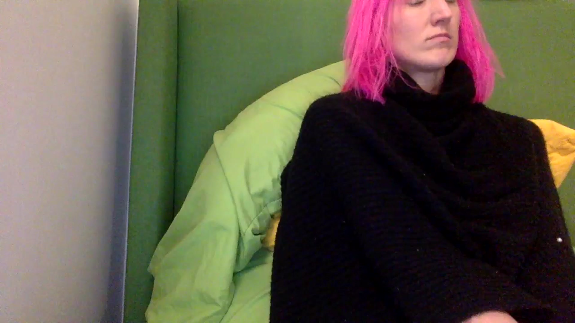 Gallery image thumbnail from Omilk's myfreecams stream on, 02/14/2025, 02:04 image 12 of 20