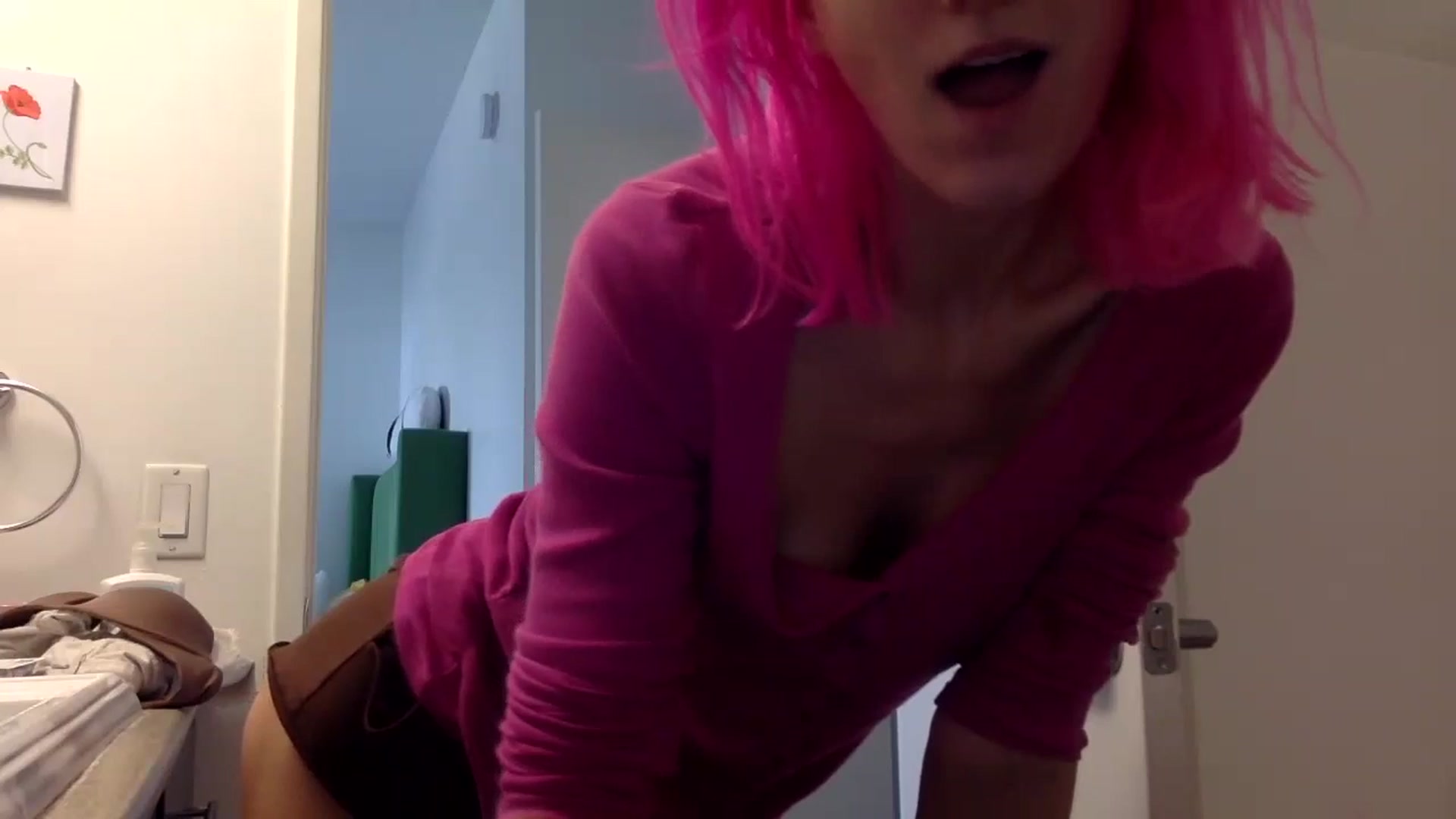 Gallery image thumbnail from Omilk's myfreecams stream on, 02/18/2025, 19:13 image 11 of 20