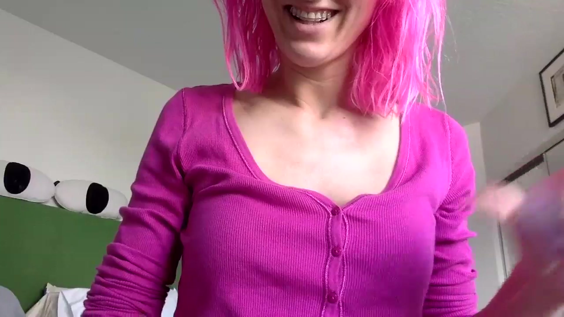 Gallery image thumbnail from Omilk's myfreecams stream on, 02/18/2025, 19:13 image 20 of 20