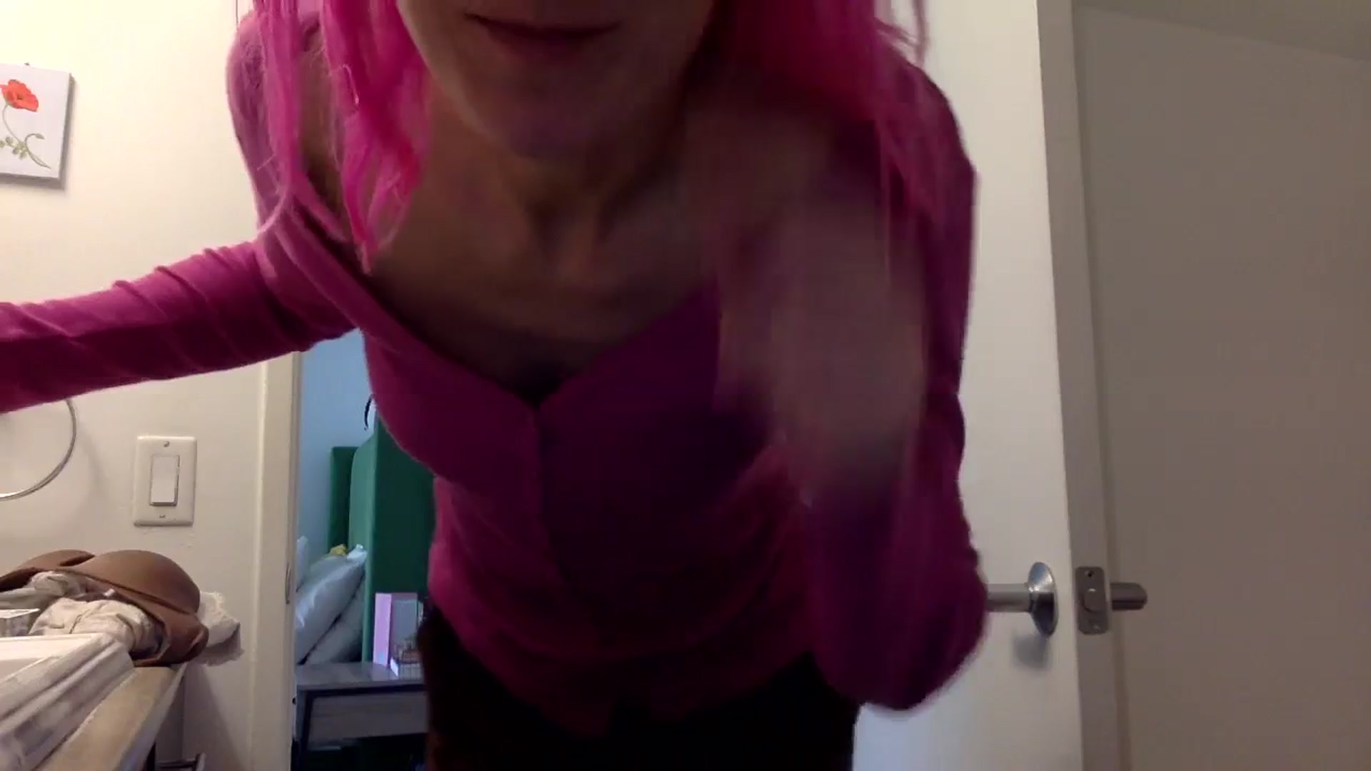 Gallery image thumbnail from Omilk's myfreecams stream on, 02/18/2025, 19:13 image 3 of 20