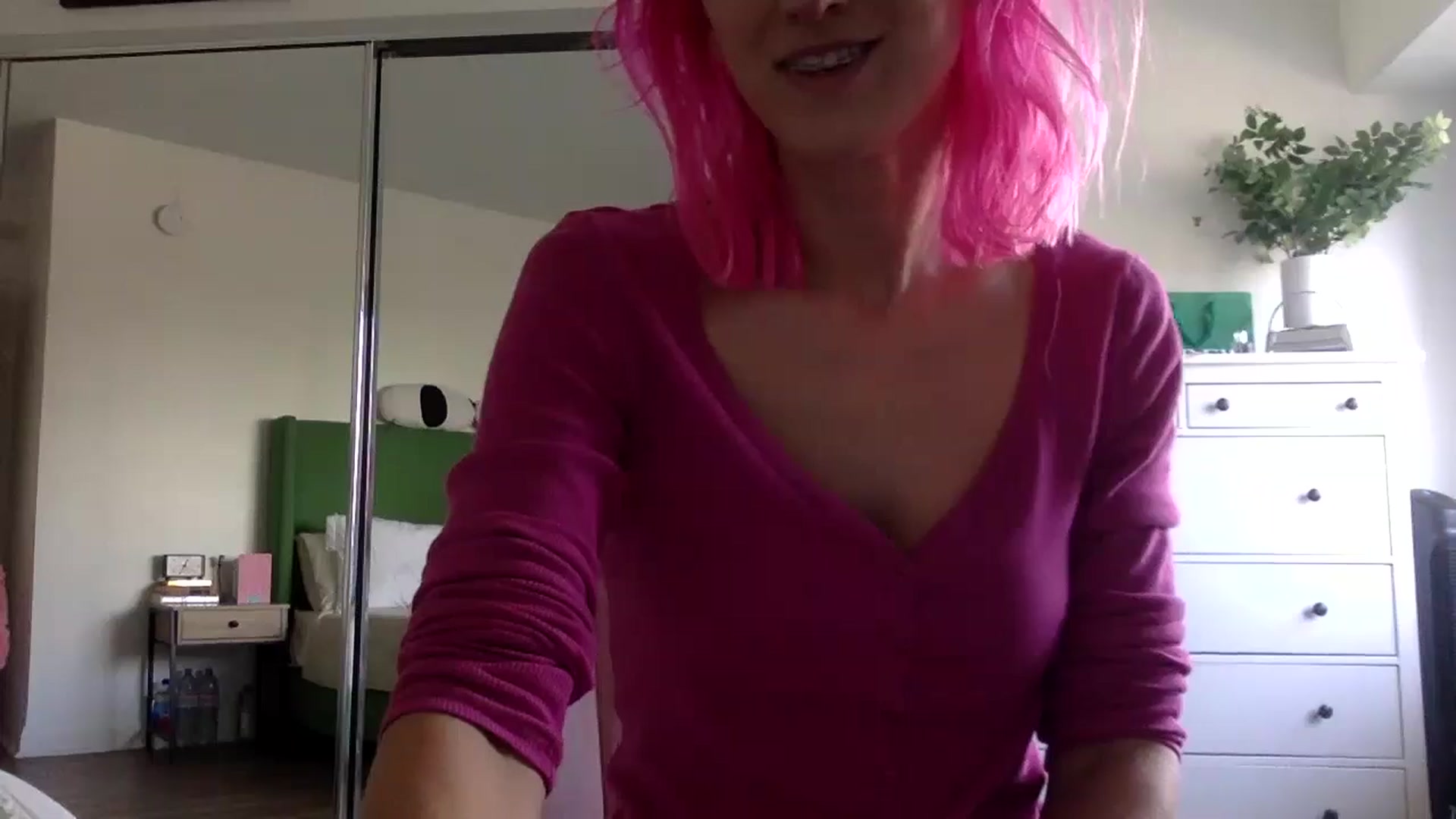 Gallery image thumbnail from Omilk's myfreecams stream on, 02/18/2025, 19:50 image 5 of 20