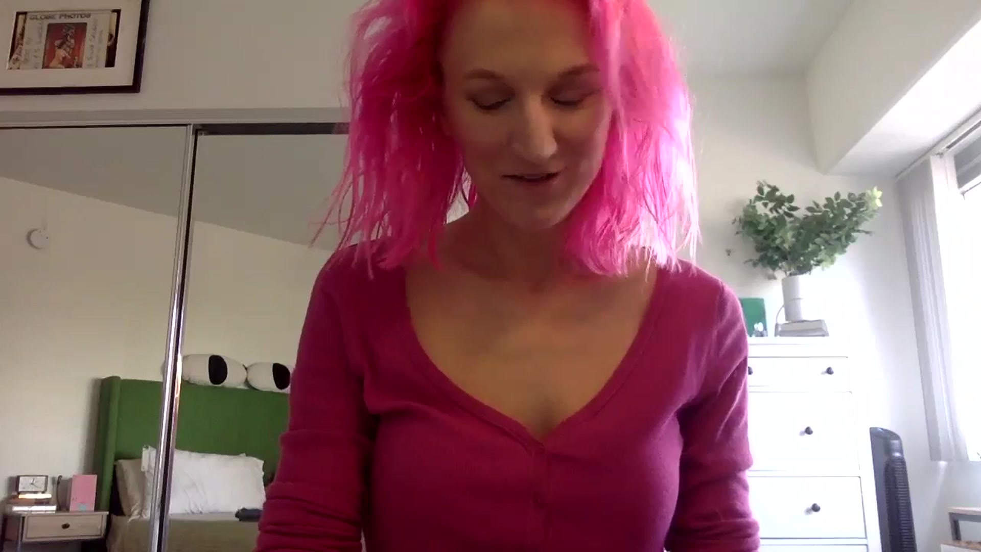 Gallery image thumbnail from Omilk's myfreecams stream on, 02/18/2025, 19:50 image 15 of 20