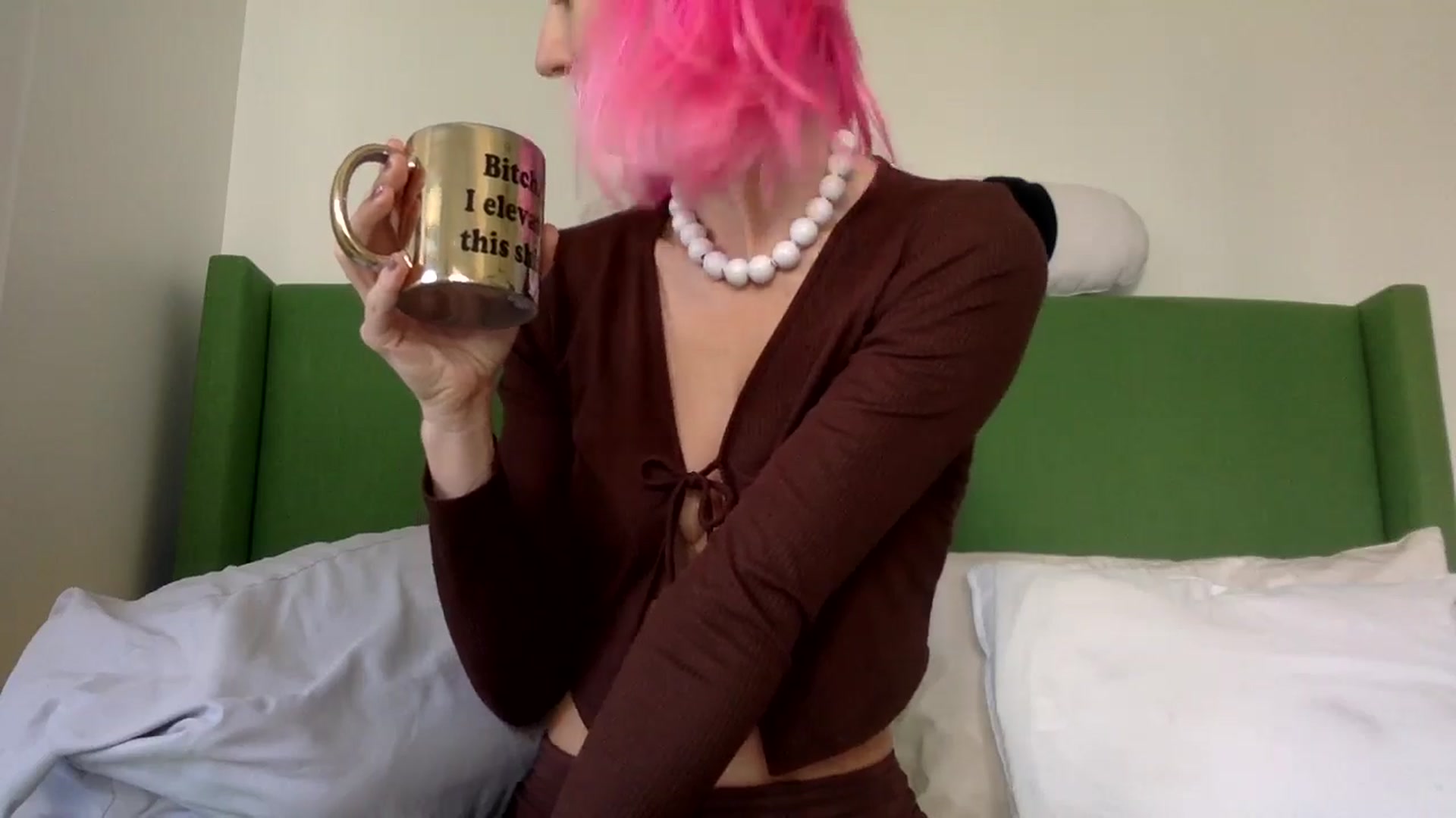 Gallery image thumbnail from Omilk's myfreecams stream on, 02/20/2025, 17:43 image 12 of 20