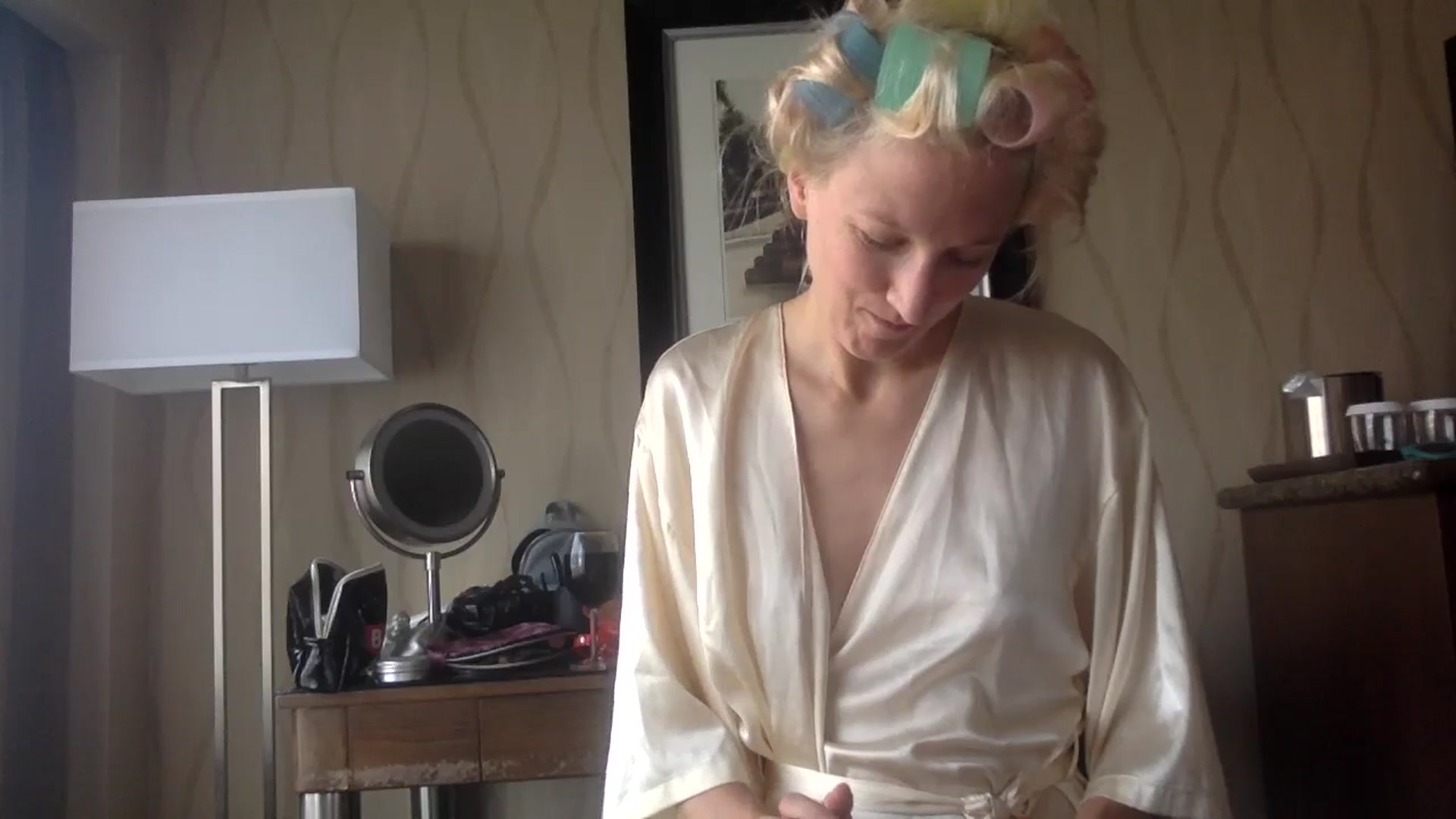 Gallery image thumbnail from Omilk's myfreecams stream on, 09/28/2025, 01:06 image 2 of 20