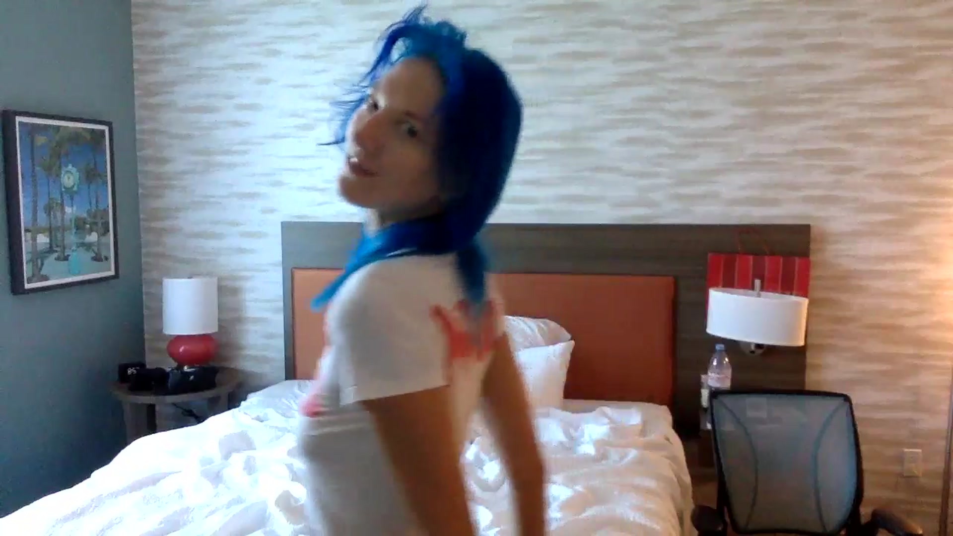 Gallery image thumbnail from Omilk's myfreecams stream on, 12/29/2025, 14:22 image 14 of 20
