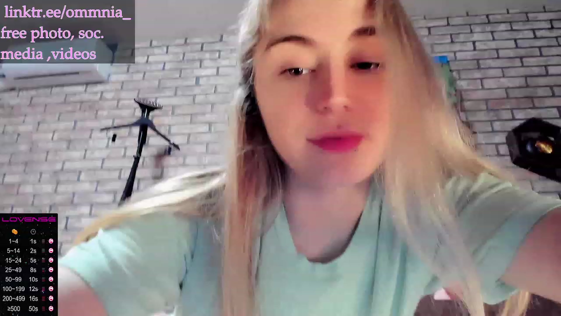 Gallery image thumbnail from Omniaa's myfreecams stream on, 06/04/2023, 23:49 image 4 of 20