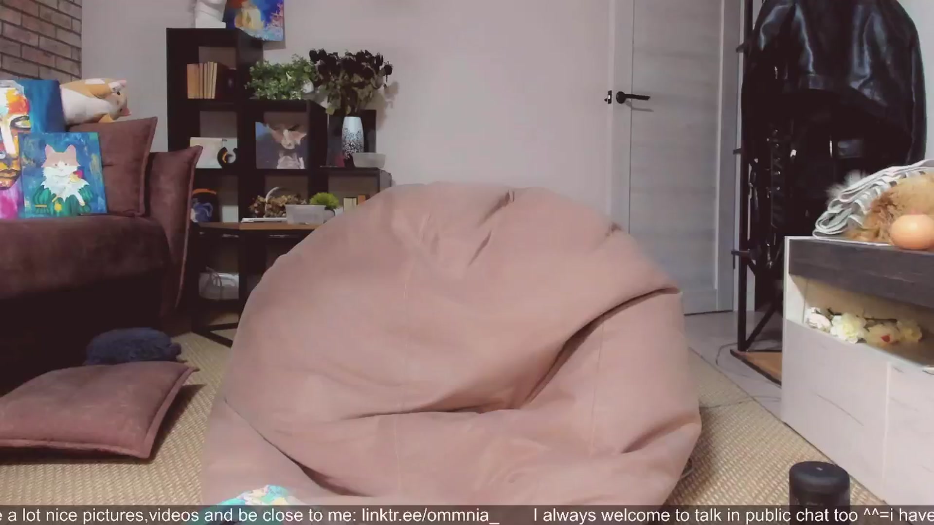 Gallery image thumbnail from Omniaa's myfreecams stream on, 06/20/2024, 21:21 image 18 of 20