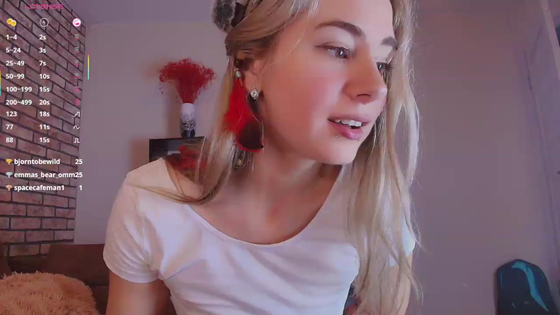 Gallery image thumbnail from Omniaa's myfreecams stream on, 08/23/2026, 22:12 image 2 of 20