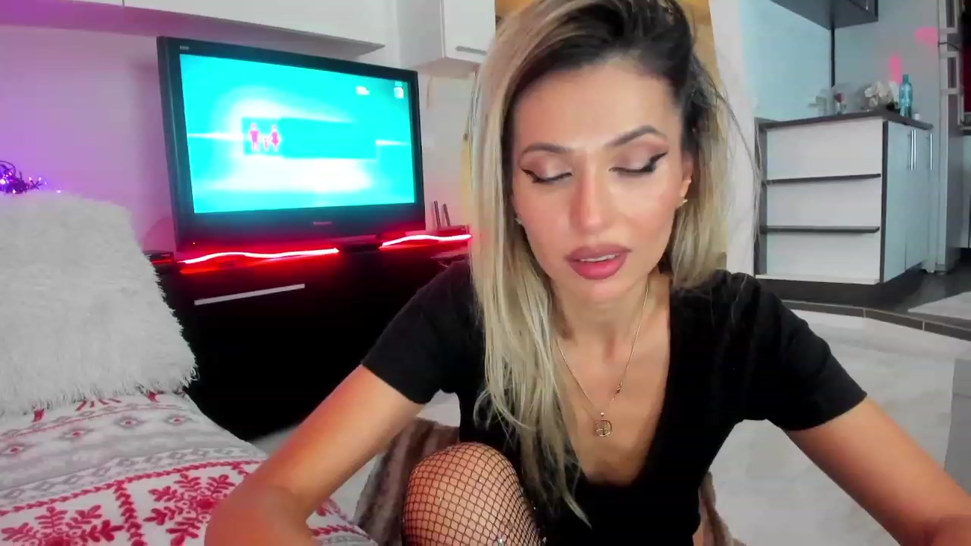 Gallery image thumbnail from OnNaughtyList's myfreecams stream on, 12/22/2023, 05:59 image 7 of 20