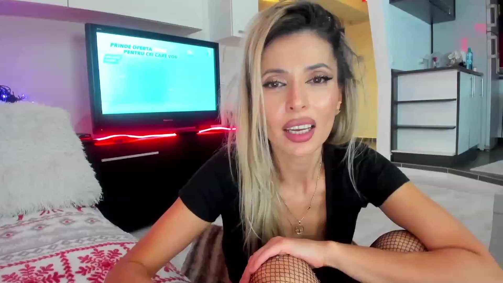 Gallery image thumbnail from OnNaughtyList's myfreecams stream on, 12/22/2023, 05:59 image 5 of 20