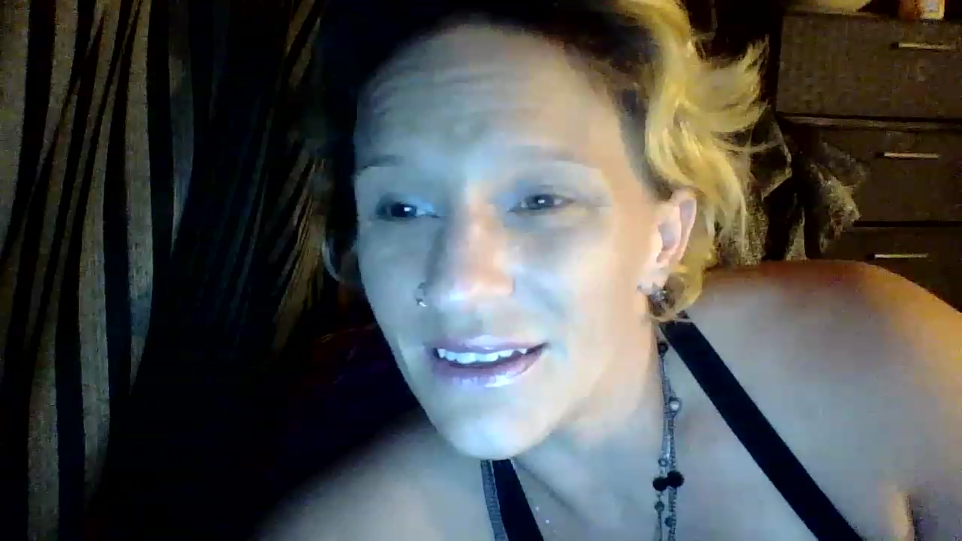 Gallery image thumbnail from OneAKind's myfreecams stream on, 06/19/2023, 11:47 image 8 of 20