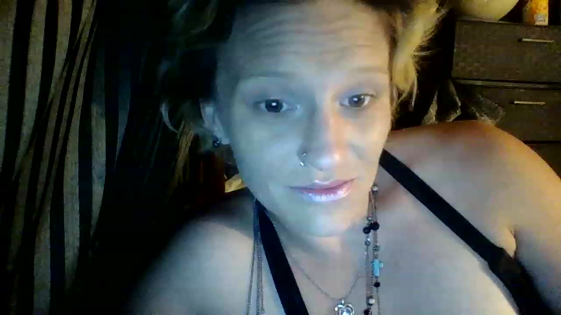 Gallery image thumbnail from OneAKind's myfreecams stream on, 06/19/2023, 11:47 image 13 of 20