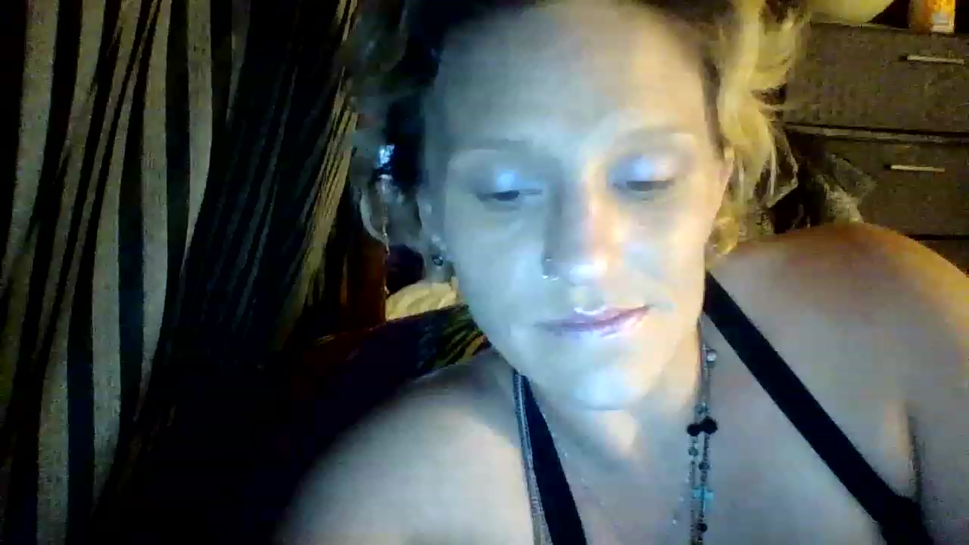 Gallery image thumbnail from OneAKind's myfreecams stream on, 06/19/2023, 11:47 image 10 of 20
