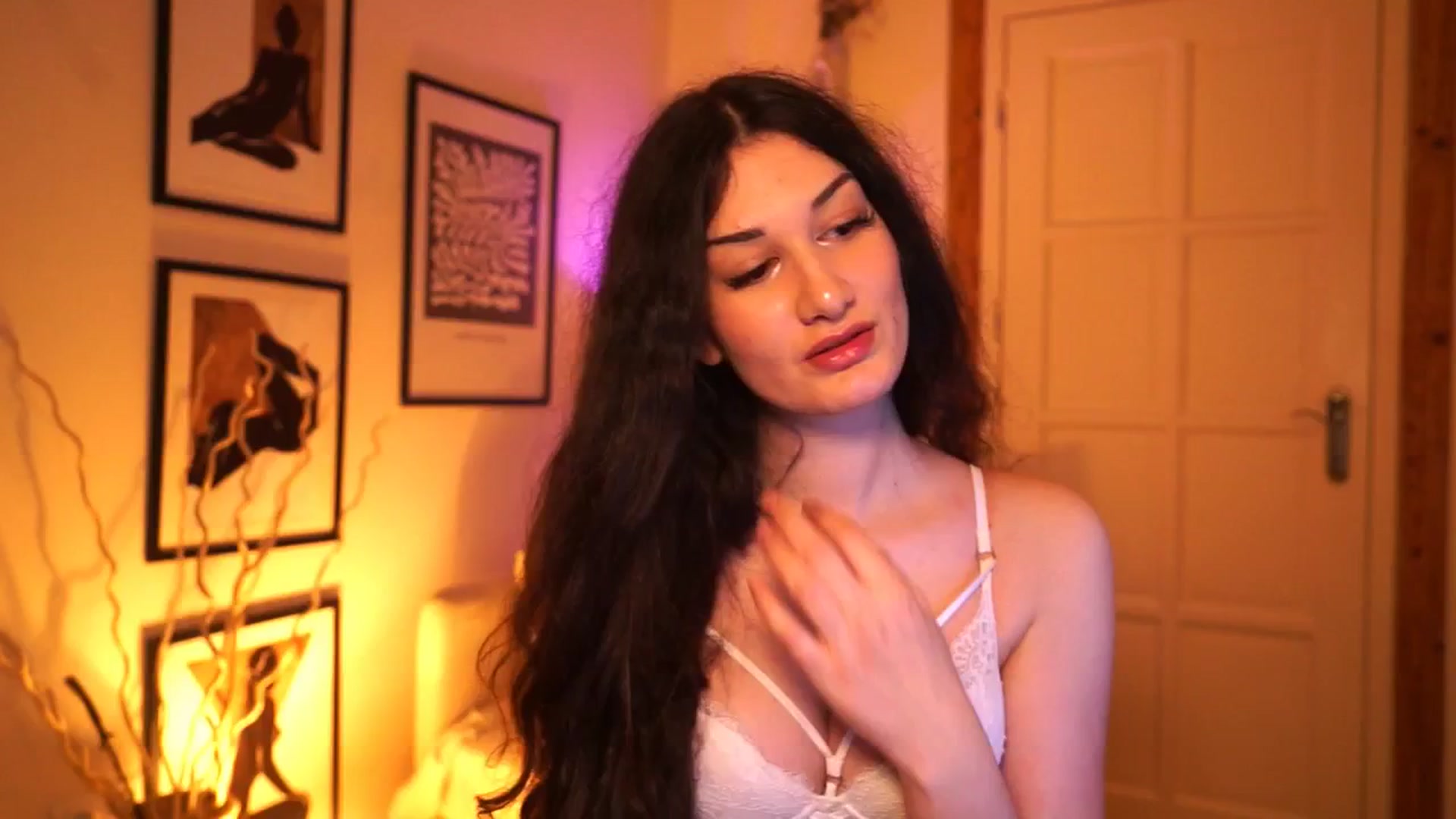 Gallery image thumbnail from OneCuteeAngel's myfreecams stream on, 03/29/2025, 11:26 image 5 of 20