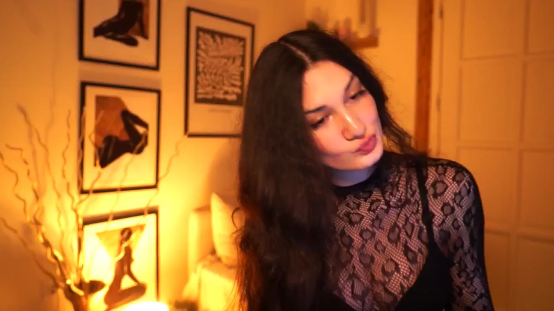 Gallery image thumbnail from OneCuteeAngel's myfreecams stream on, 03/30/2025, 09:31 image 7 of 20